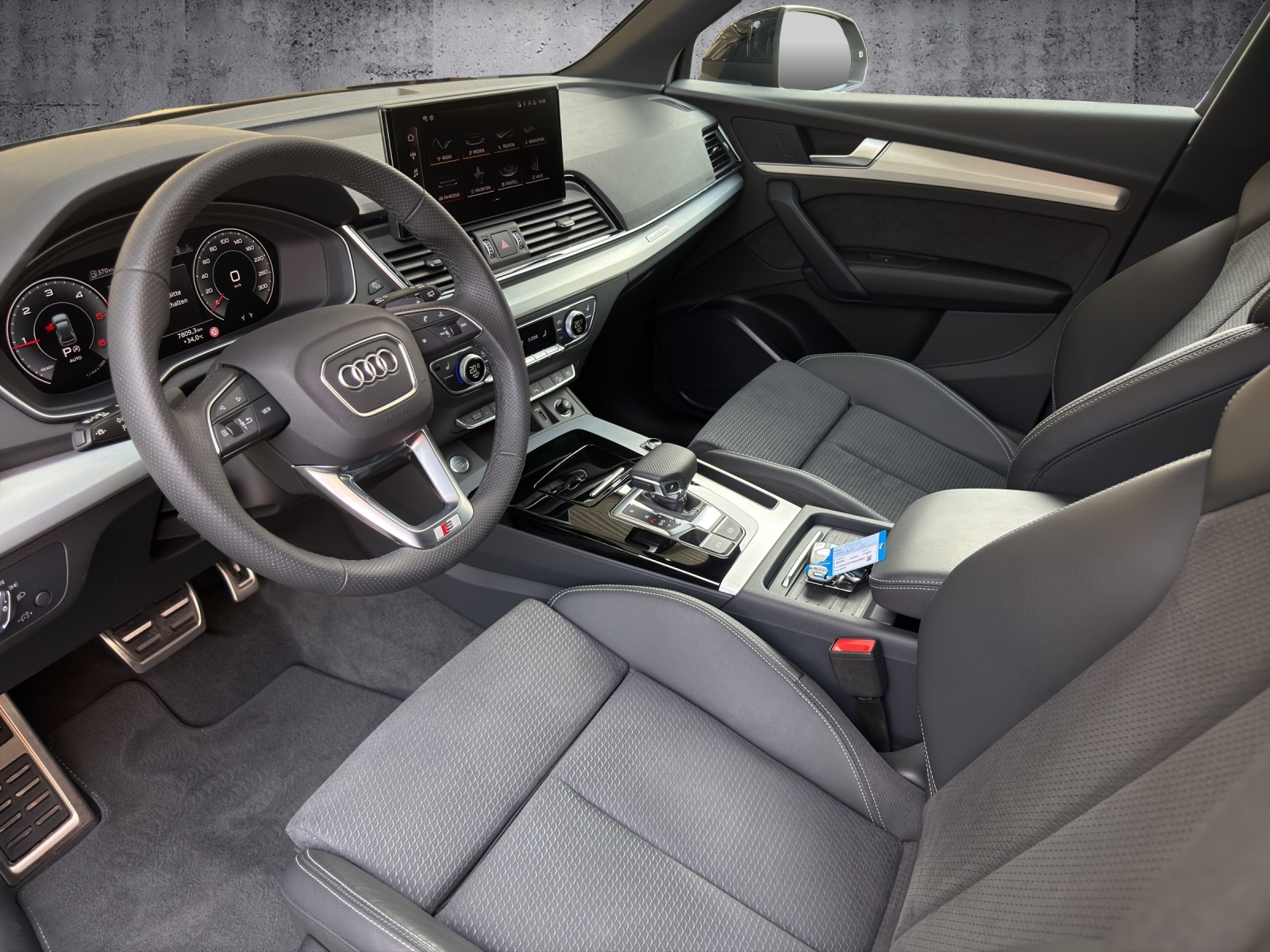 AUDI Q5 40 TDI Black Edition quattro S-tronic *CH-FZG. / Gratisservice / Werksgarantie*-image-6