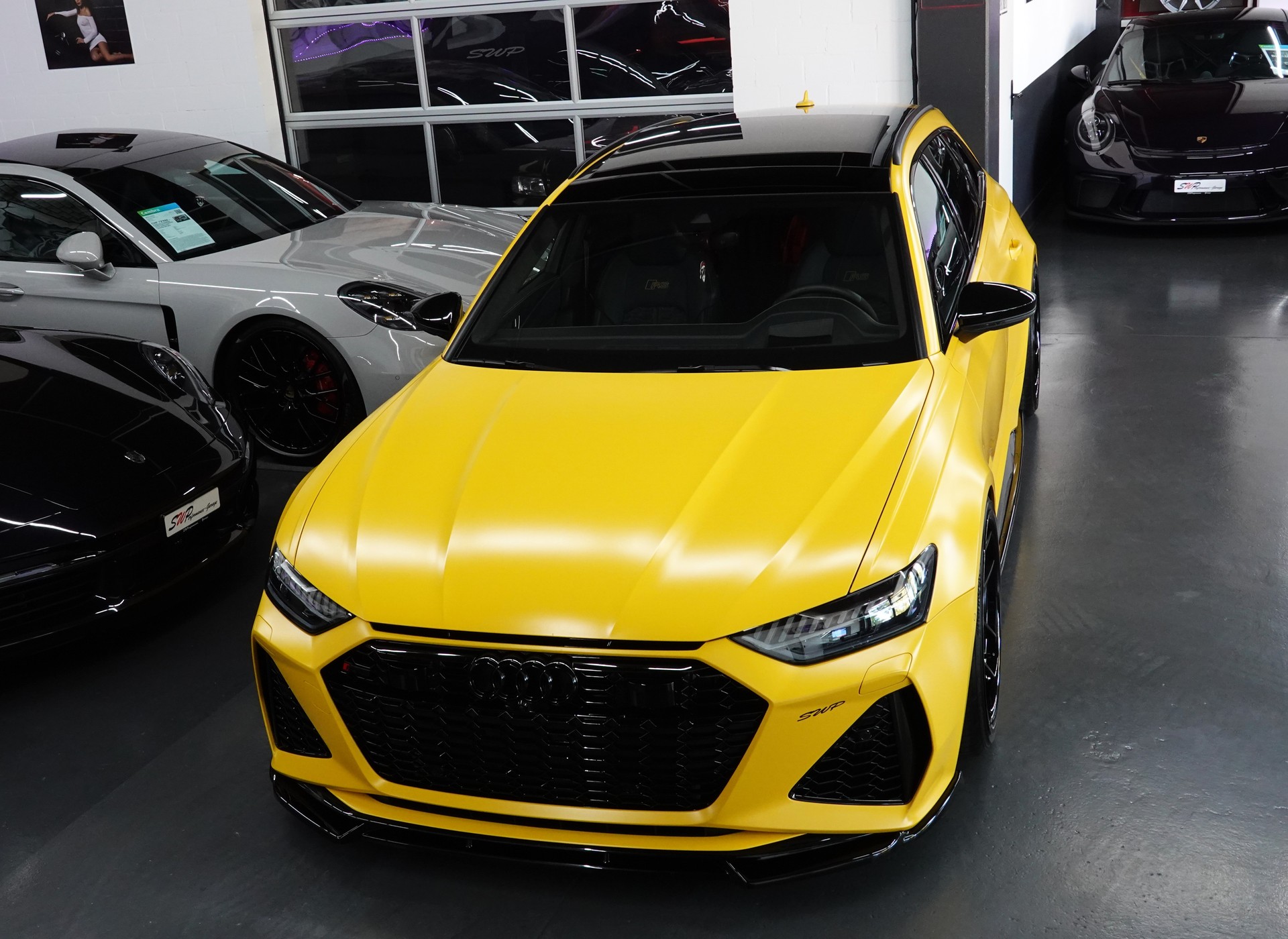 AUDI RS6 AVANT 4.0 TFSI V8 QUATTRO VEGAS MATT. EXCLUSIVE AKRAPOVIC ON TOP-showroom-element-3