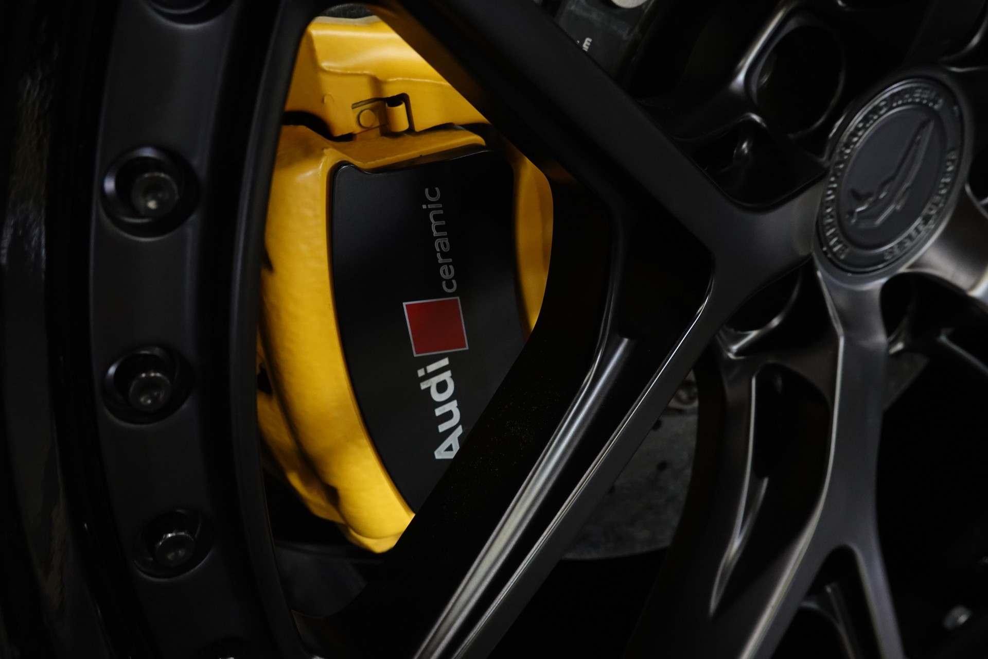 AUDI RS6 AVANT 4.0 TFSI V8 QUATTRO VEGAS MATT. EXCLUSIVE AKRAPOVIC ON TOP-image-18