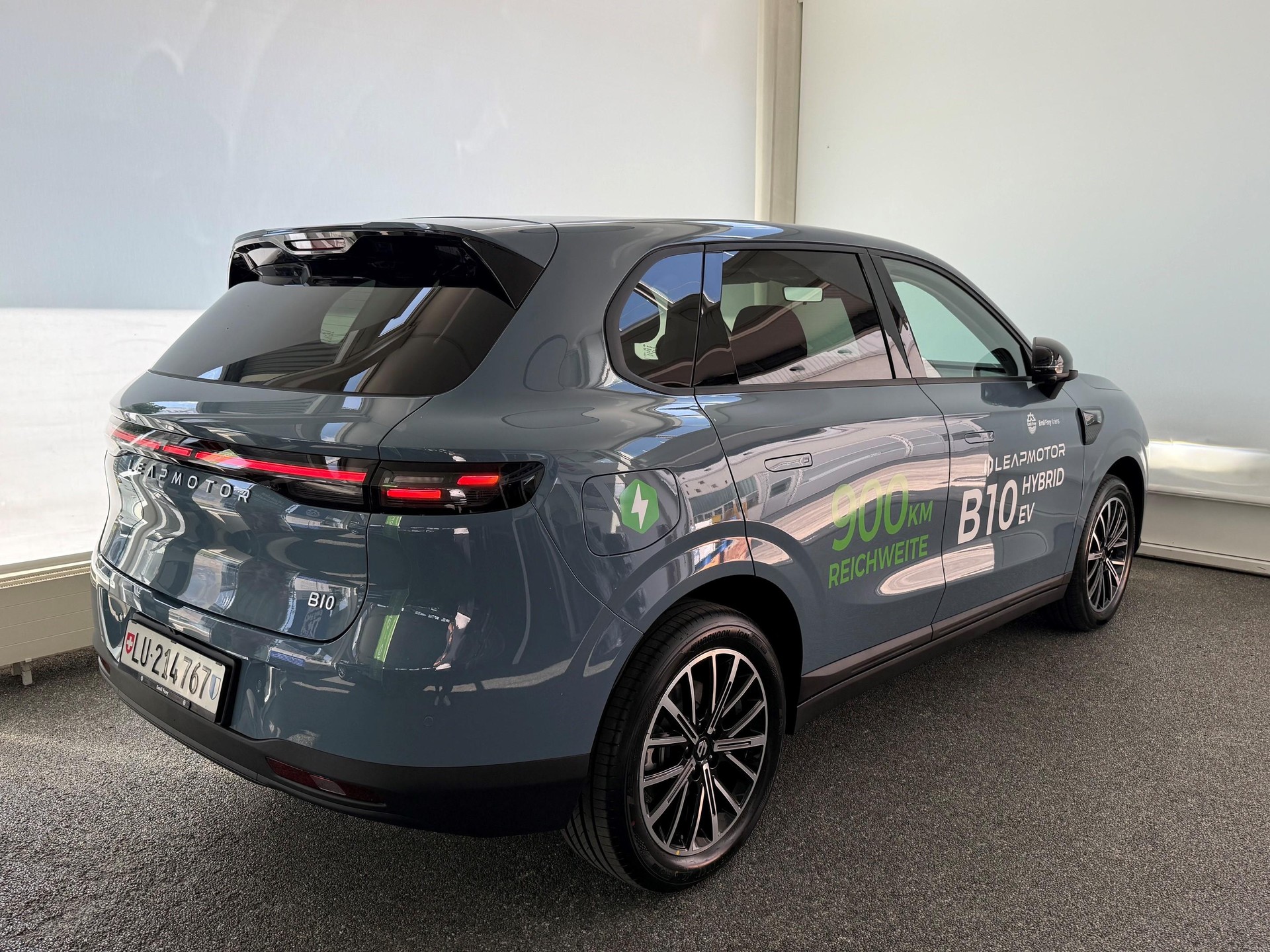 LEAPMOTOR B10 1.5 Hybrid EV-image-4