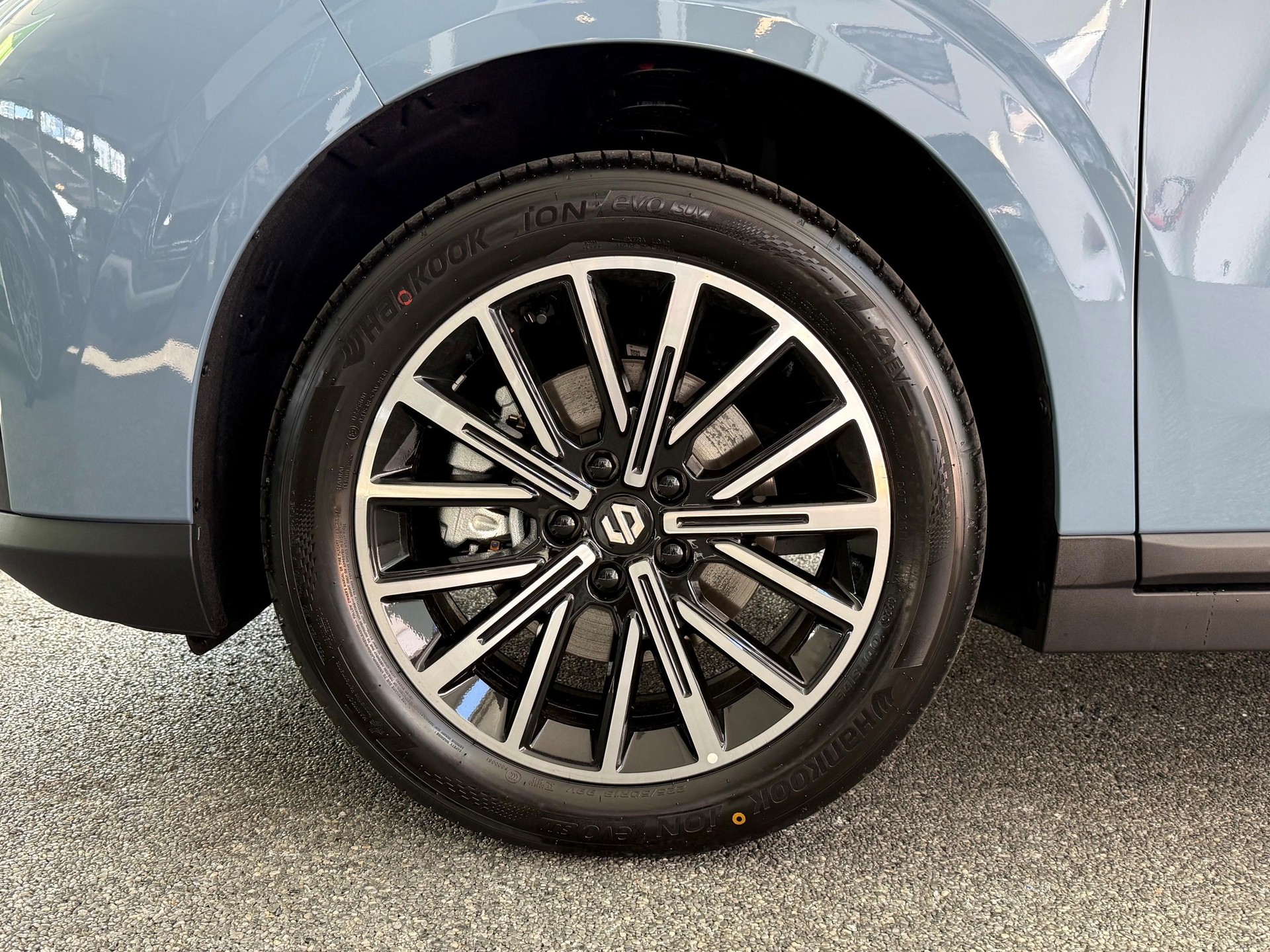 LEAPMOTOR B10 1.5 Hybrid EV-image-9