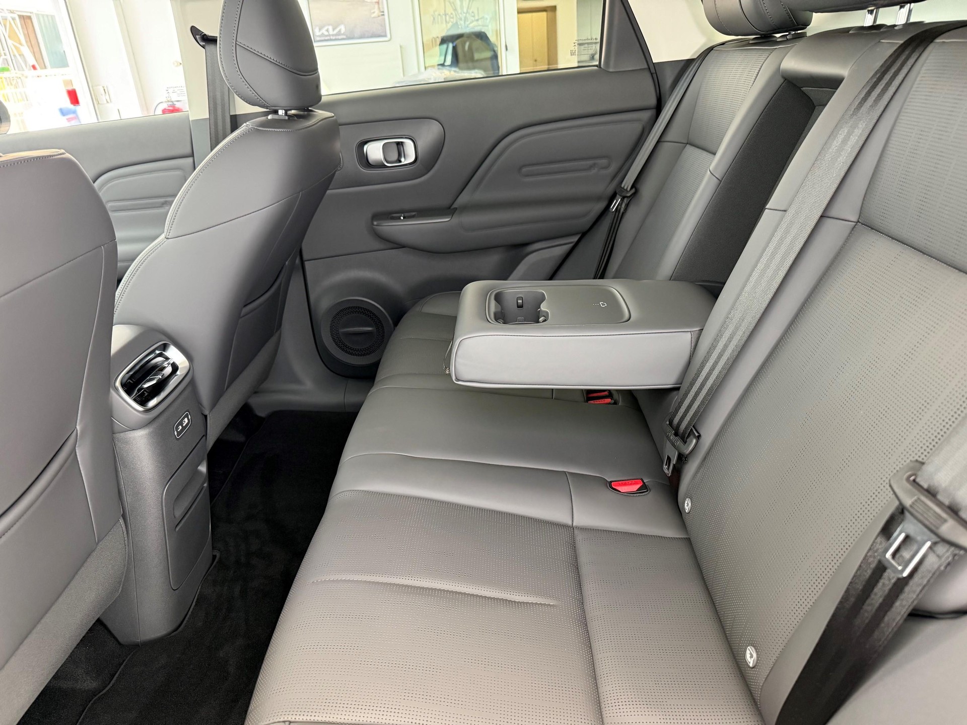 LEAPMOTOR B10 1.5 Hybrid EV-image-7