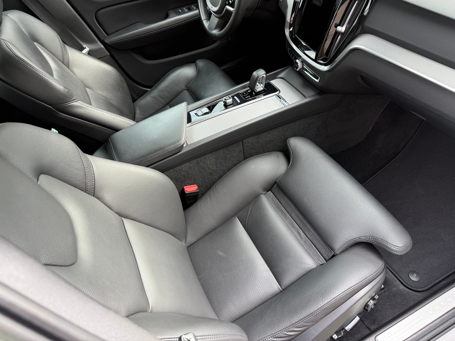 VOLVO V60 Cross Country B4 Mild Hybrid Plus AWD Geartronic-image-12