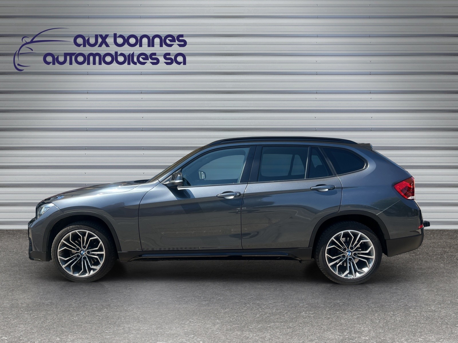 BMW X1 xDrive 28i Sport Line Steptronic-showroom-element-2