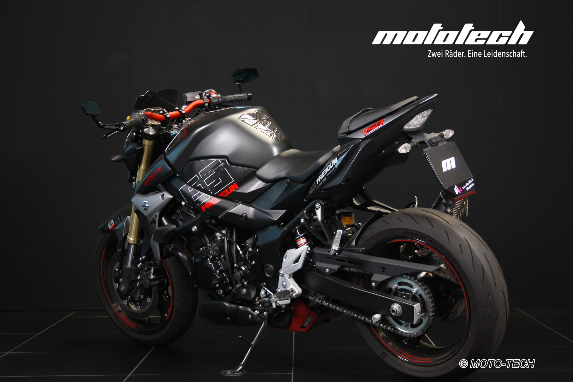 SUZUKI GSR 750 ABS Freegun-image-3