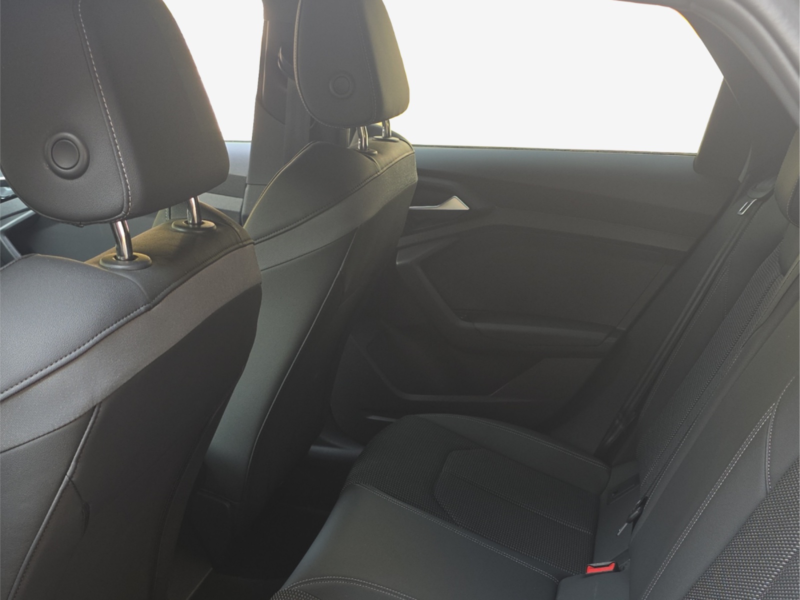 AUDI A1 allstreet 30 TFSI Attraction S-tronic-image-8