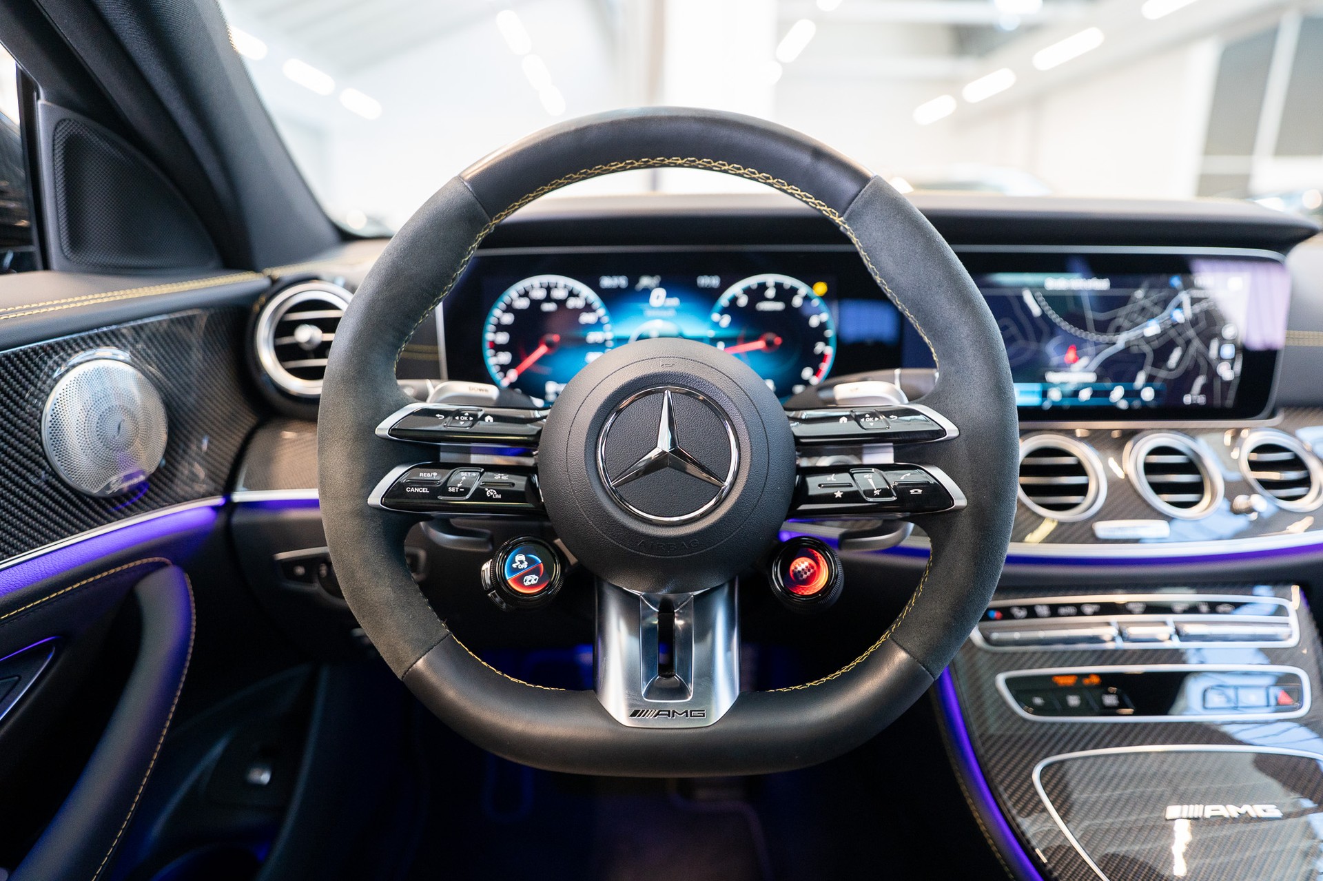 MERCEDES-BENZ E 63 S AMG 4matic+ / Final Edition 1 of 999 / Panorama-Schiebedach / Head-Up Display / Burmester-image-19