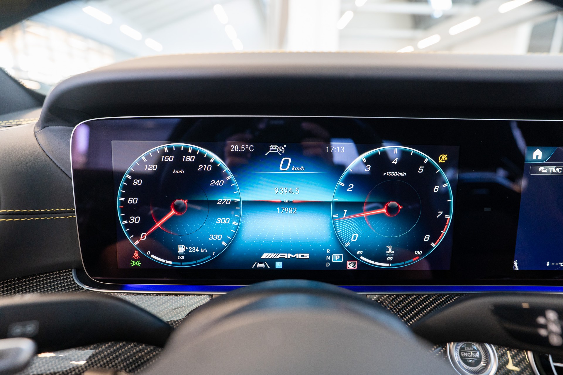 MERCEDES-BENZ E 63 S AMG 4matic+ / Final Edition 1 of 999 / Panorama-Schiebedach / Head-Up Display / Burmester-image-23
