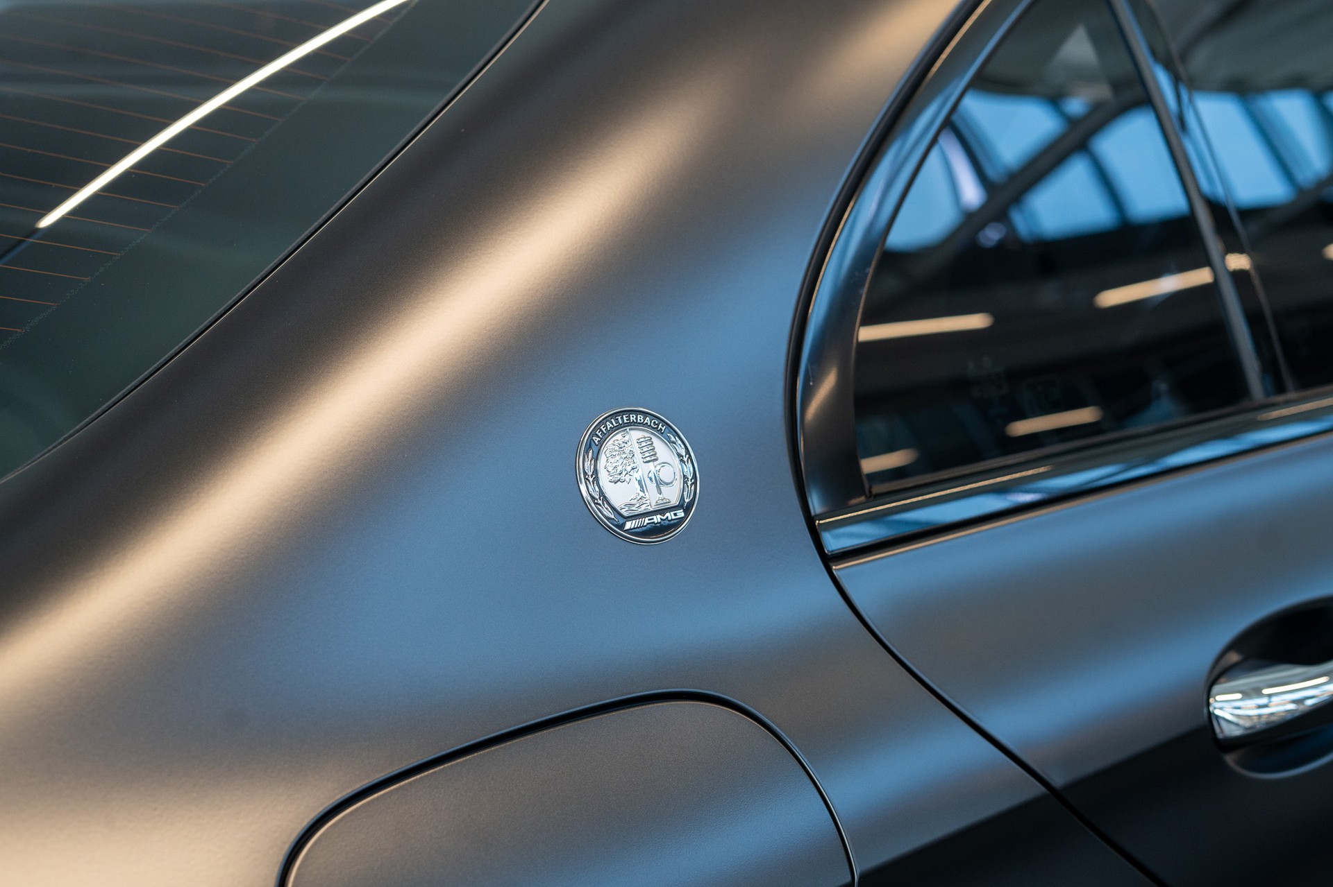 MERCEDES-BENZ E 63 S AMG 4matic+ / Final Edition 1 of 999 / Panorama-Schiebedach / Head-Up Display / Burmester-image-7