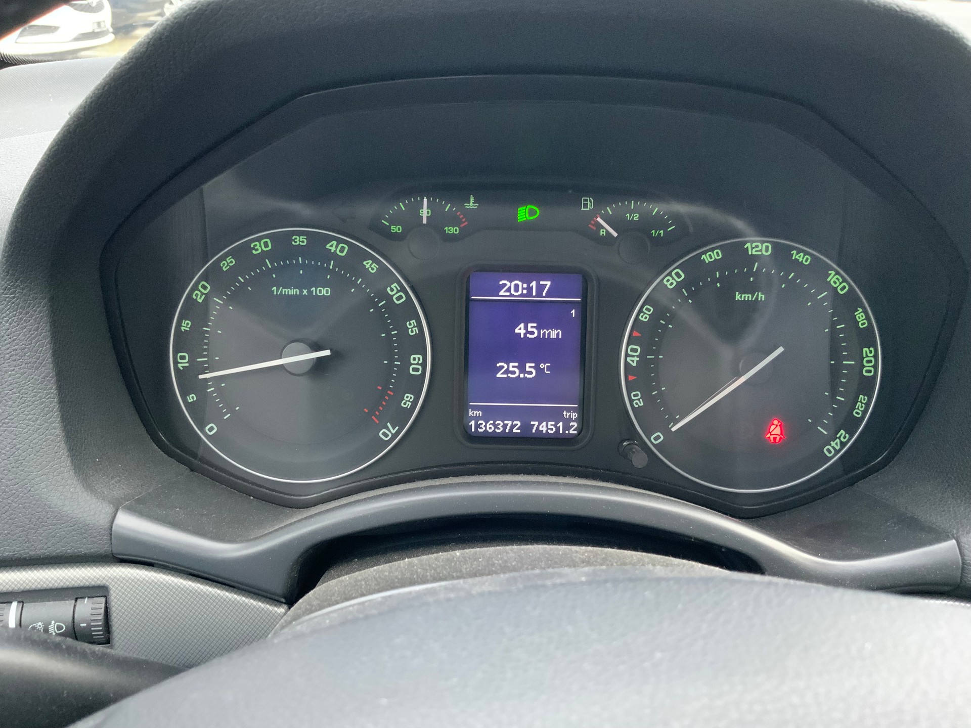 SKODA Octavia 1.6 FSI Elegance-image-7