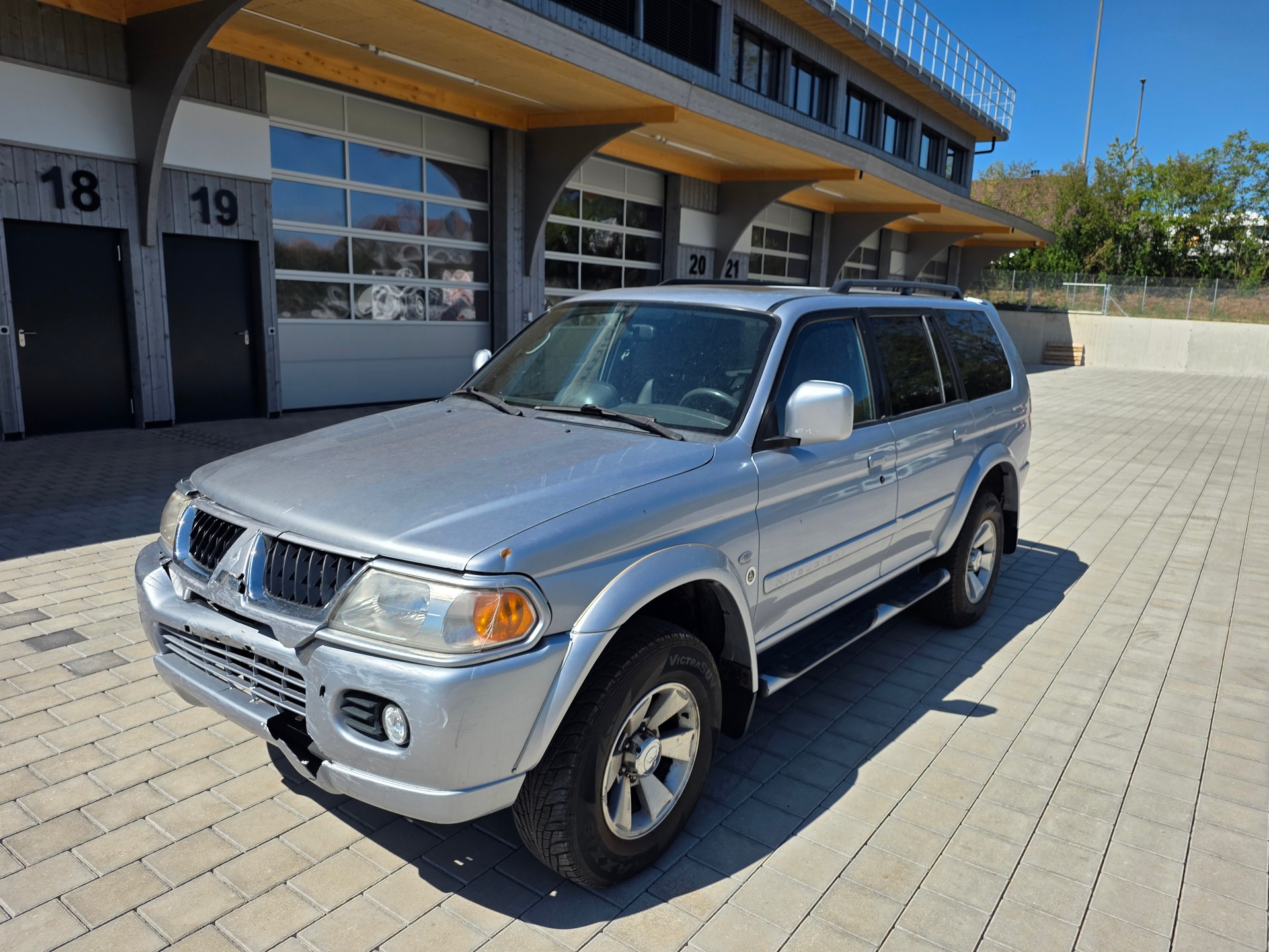 MITSUBISHI Pajero Sport 3.0 V6 Dakar-image-3