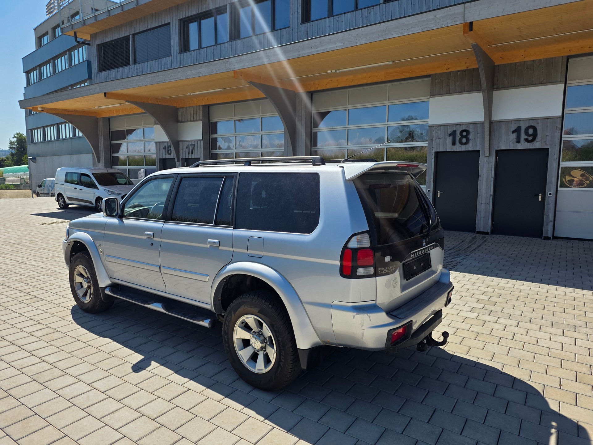 MITSUBISHI Pajero Sport 3.0 V6 Dakar-image-5