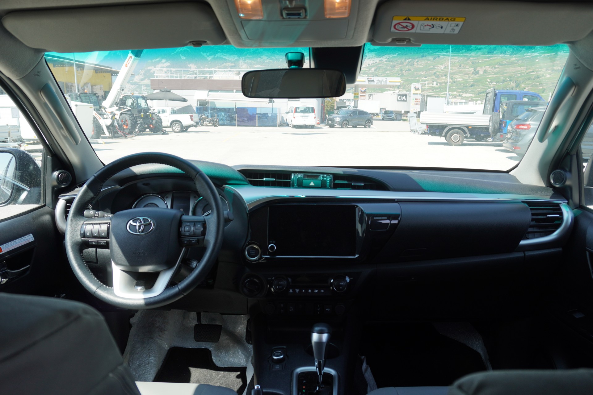 TOYOTA Hilux 2.8d MHEV Style Double Cab 4x4-image-9