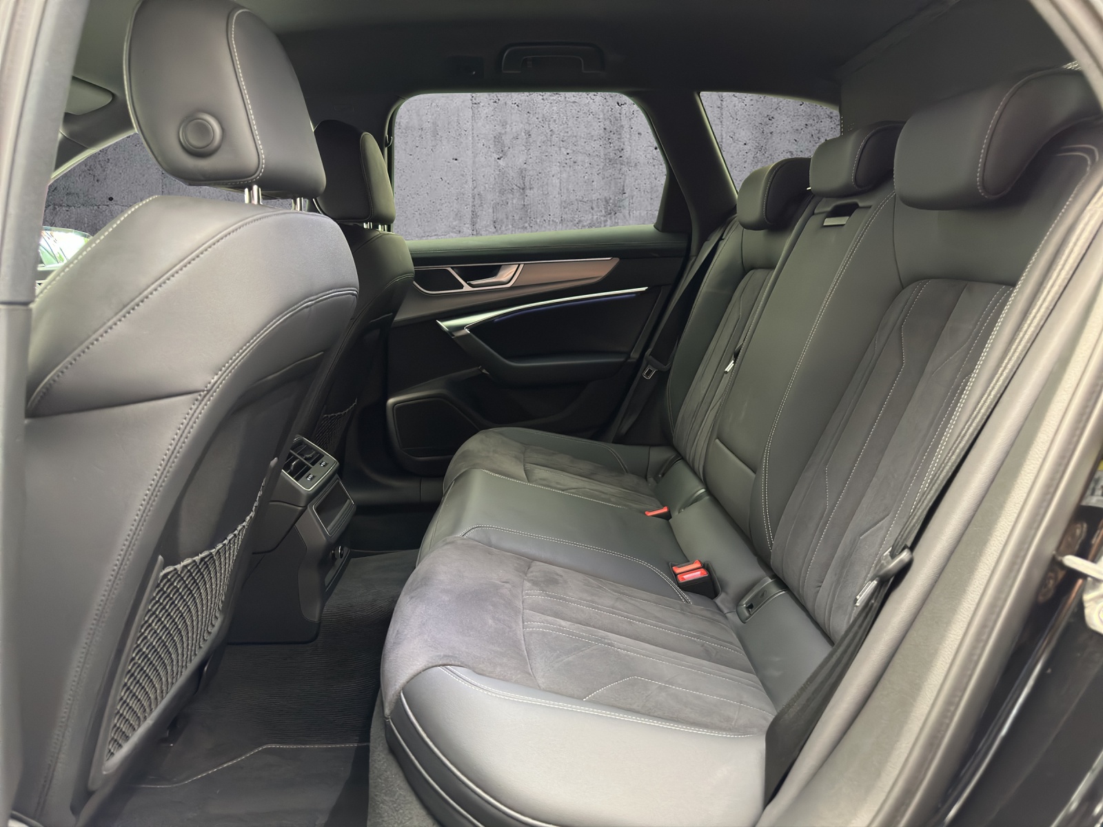 AUDI A6 Avant 40 TDI Attraction quattro S-tronic *CH-FZG / Gratisservice / Garantie*-image-9
