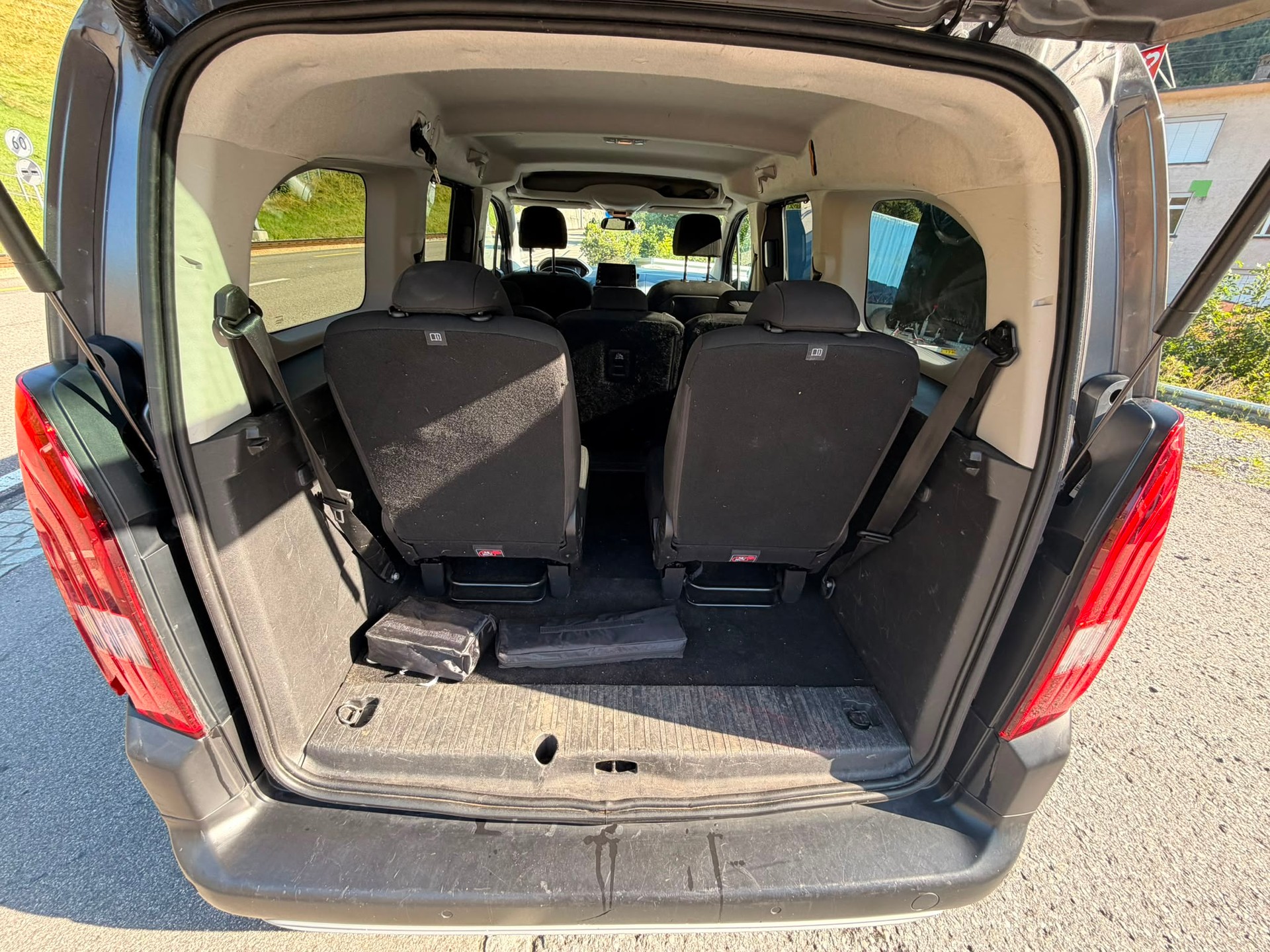 PEUGEOT e-Active Pack-image-7