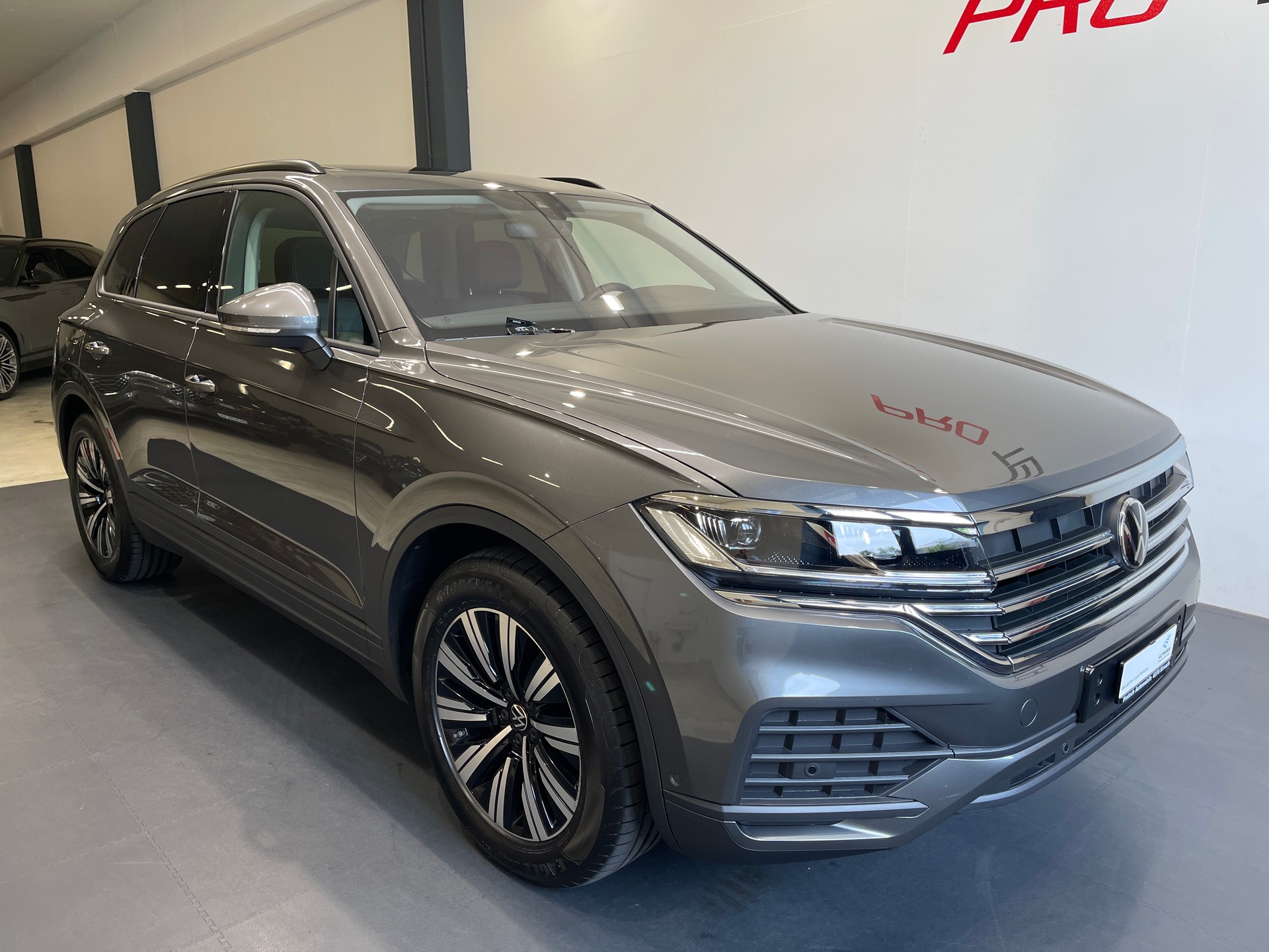 VW Touareg 3.0 TDI Elegance Tiptronic-image-4