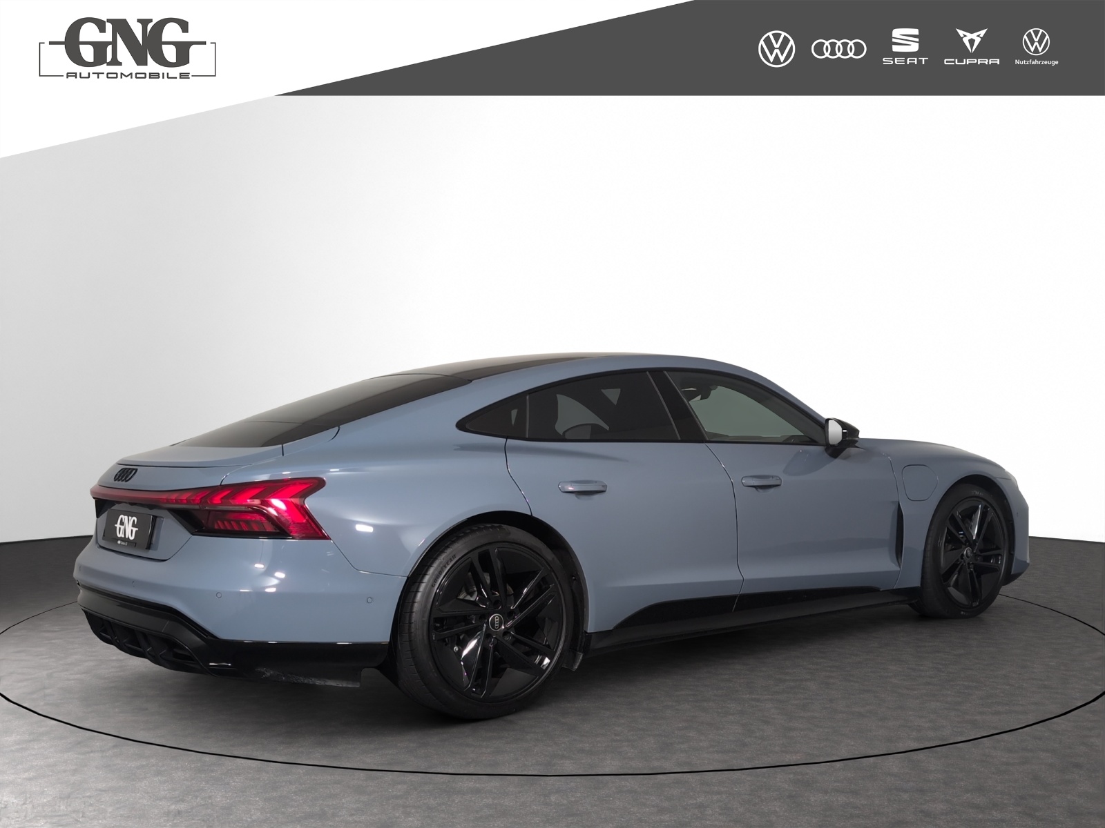 AUDI e-tron GT quattro-showroom-element-2
