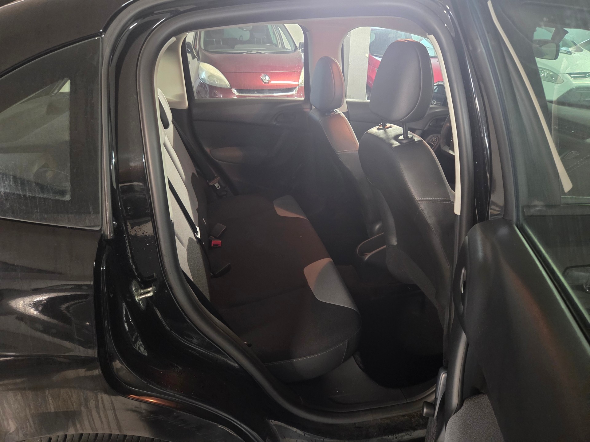 CITROEN C3 1.0i Attraction-image-11