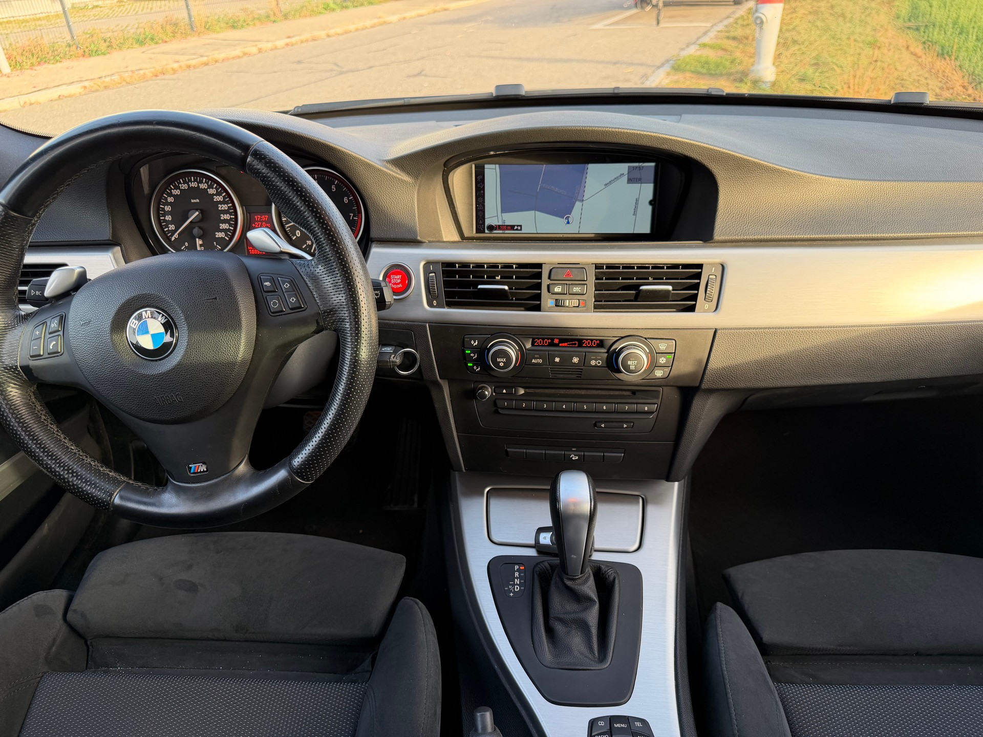 BMW 335i XDrive Touring Steptronic *M-Sportpaket*-image-19