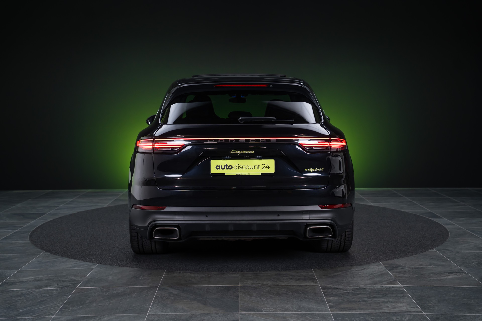 PORSCHE Cayenne 3.0 V6 E-Hybrid / CH-Fahrzeug / Sport-Chrono / Panorama-Schiebedach-image-5