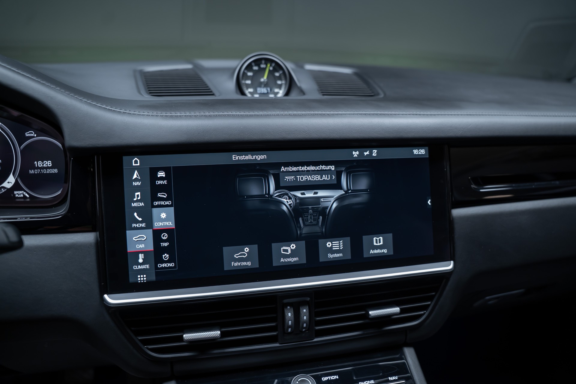 PORSCHE Cayenne 3.0 V6 E-Hybrid / CH-Fahrzeug / Sport-Chrono / Panorama-Schiebedach-image-31