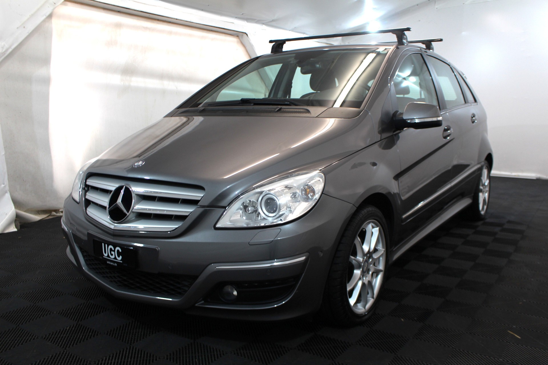 MERCEDES-BENZ B 200 Turbo-showroom-element-2
