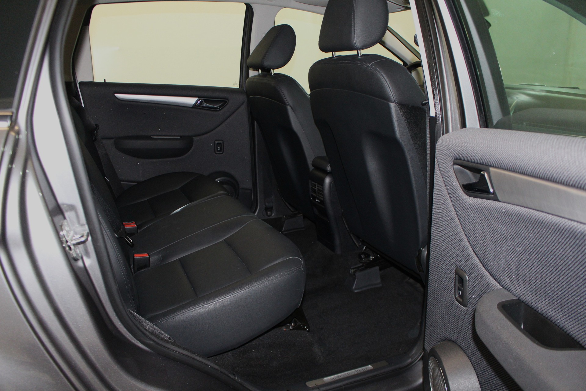 MERCEDES-BENZ B 200 Turbo-image-8