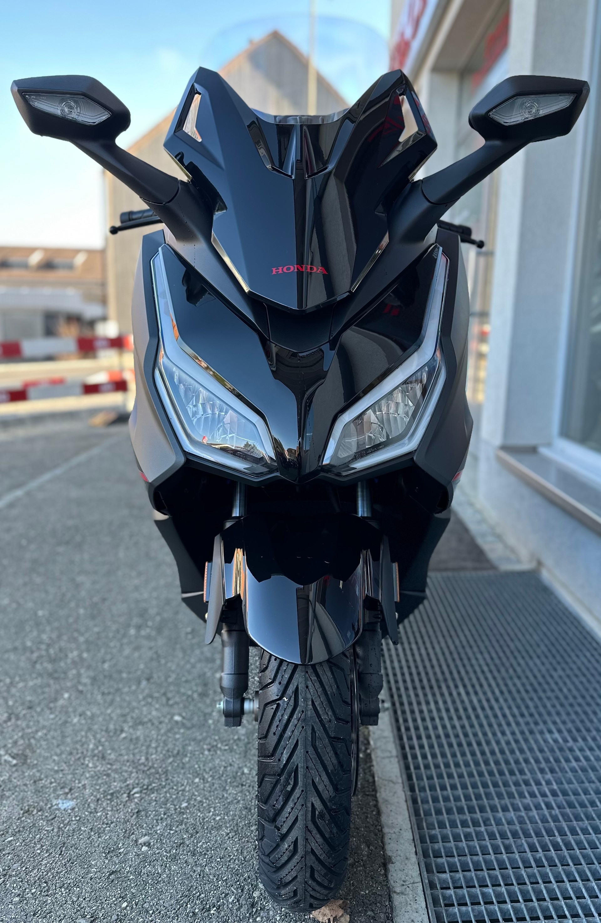 HONDA NSS 125 Forza Special Edition-image-1