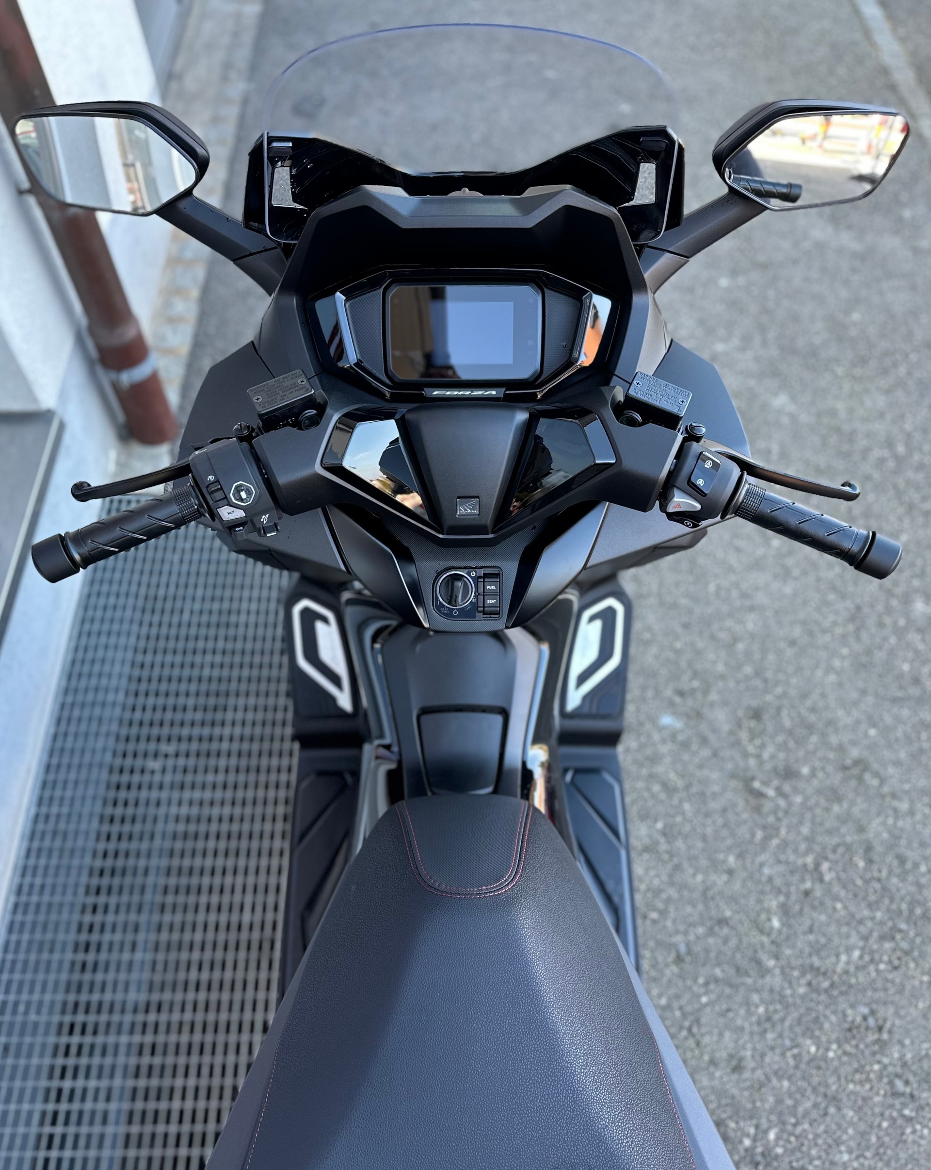 HONDA NSS 125 Forza Special Edition-image-11