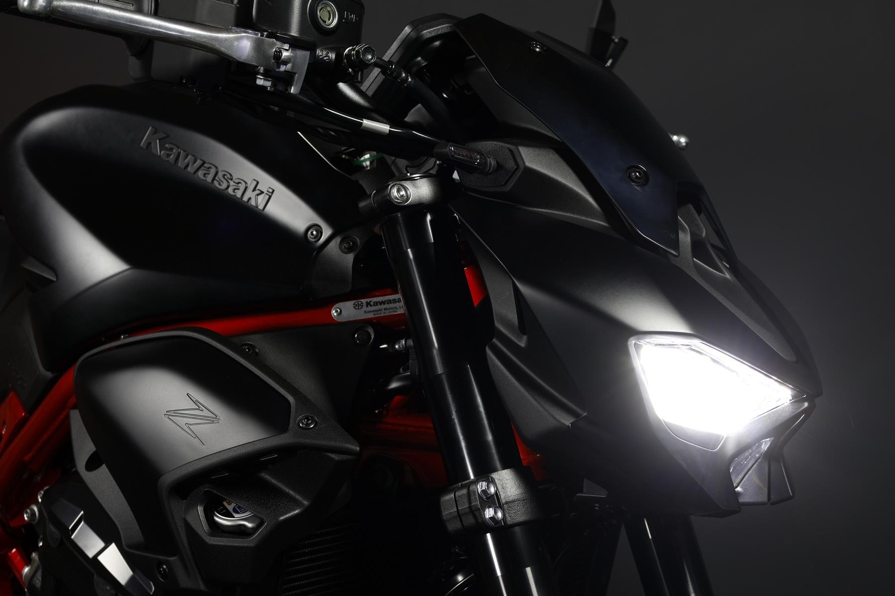 KAWASAKI Z 900 (91 KW) *Black Devil* Level 3-image-4