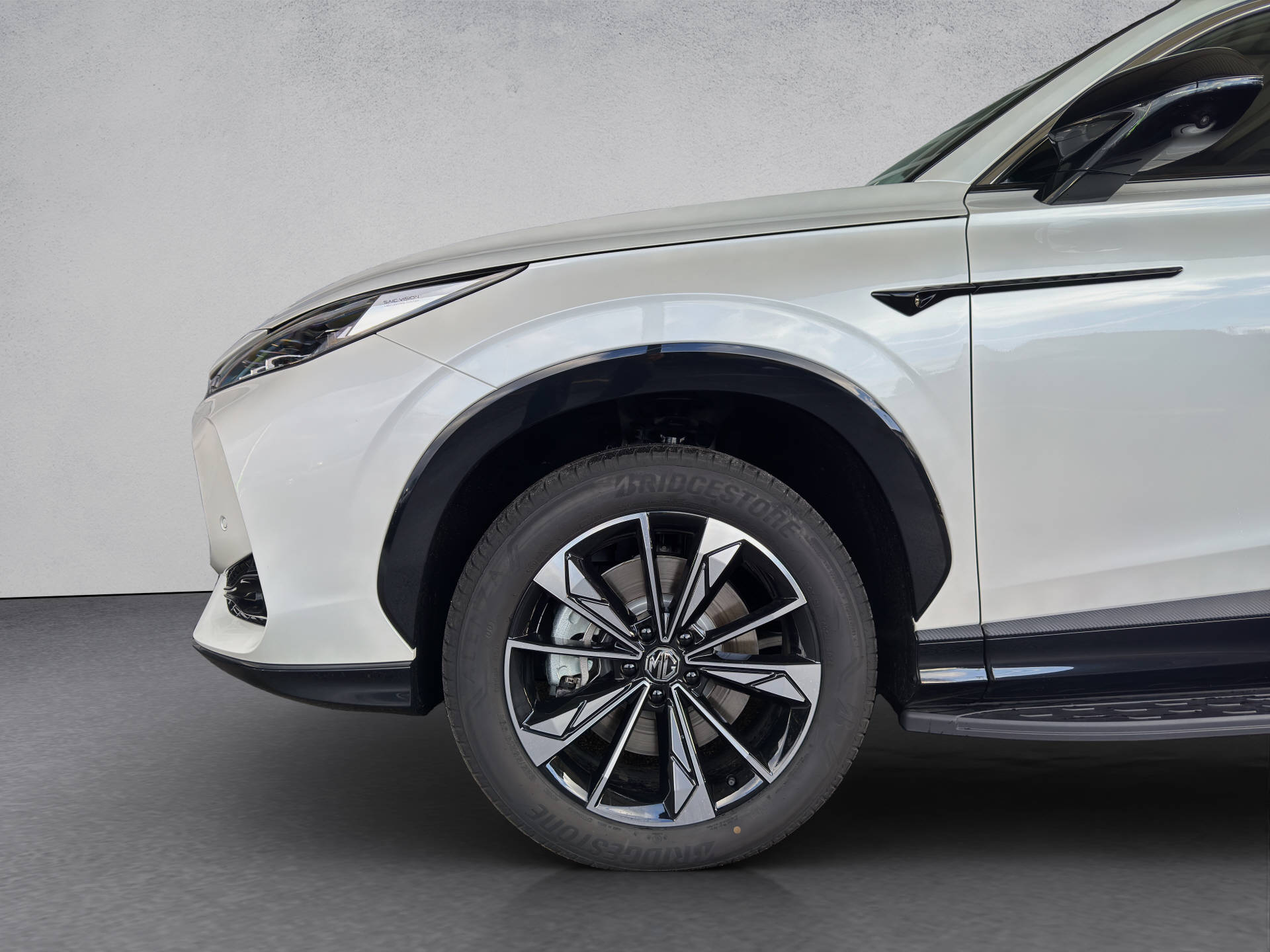 MG HS 1.5 PHEV Luxury-image-2