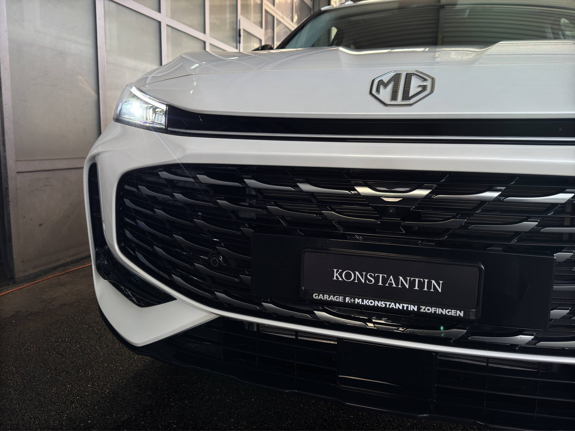 MG HS 1.5 PHEV Luxury-image-12