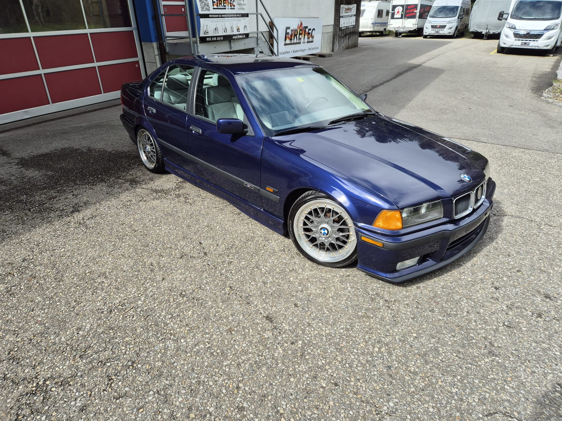 BMW 328i