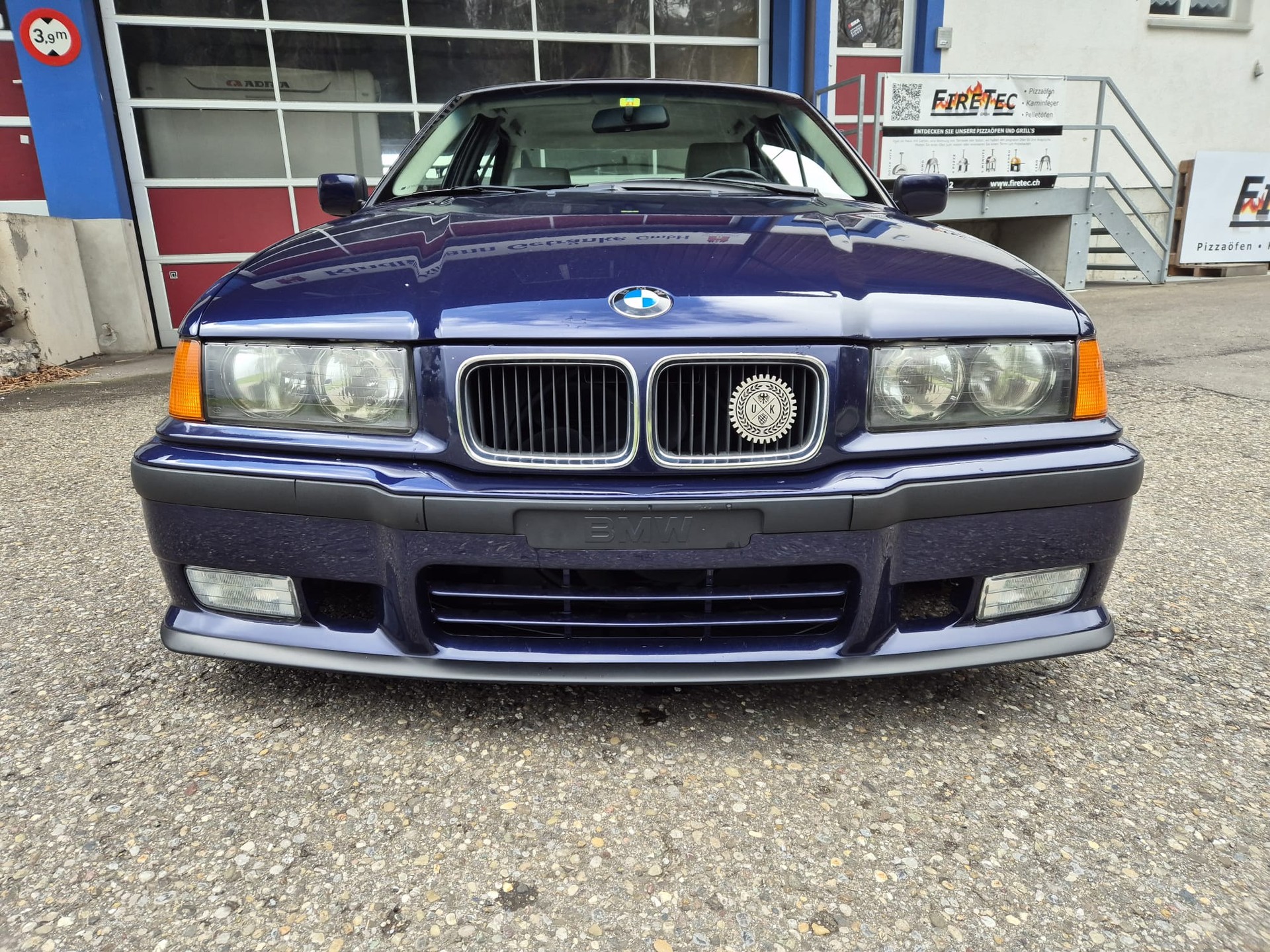 BMW 328i-image-10