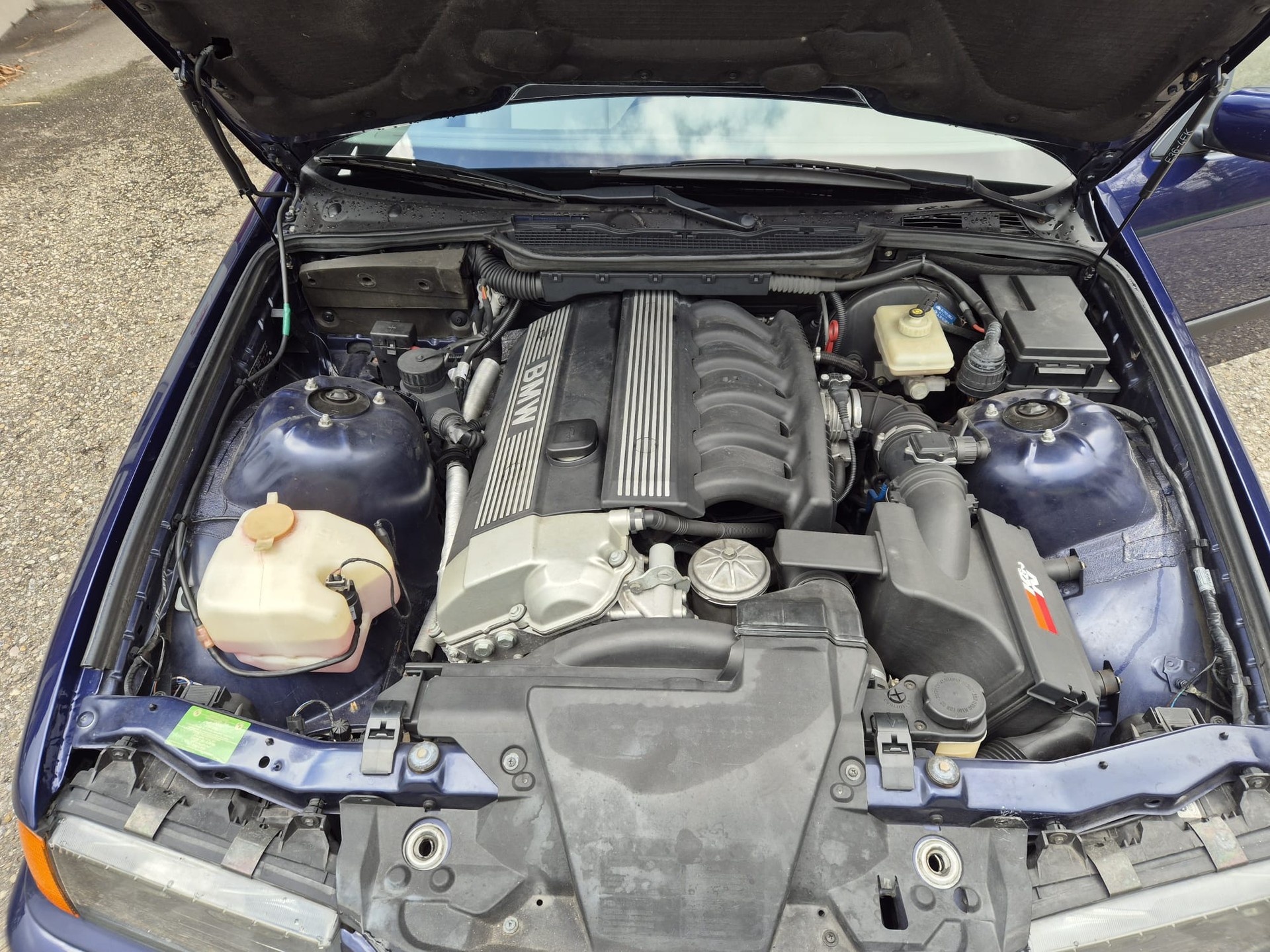 BMW 328i-image-18