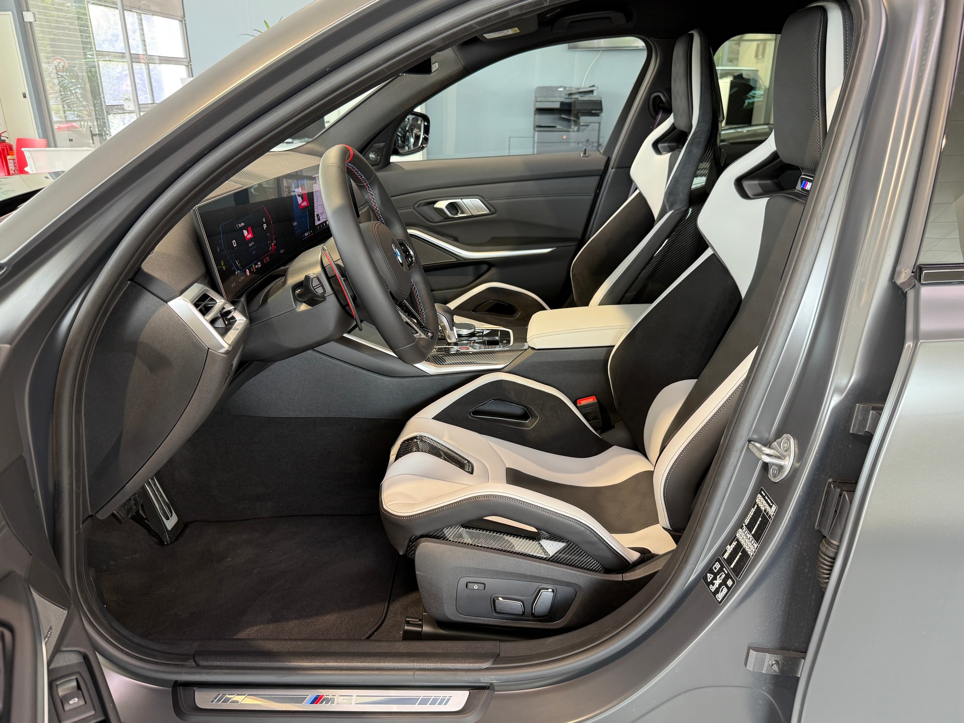 BMW M3 Touring xDrive Competition M-image-9