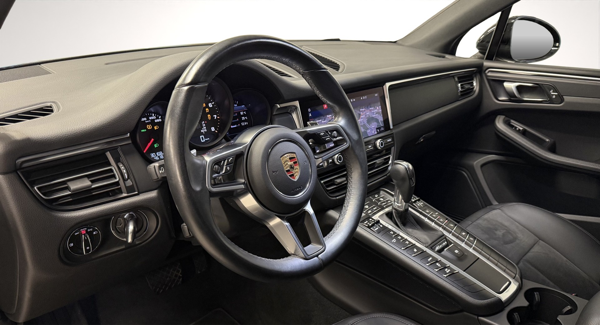 PORSCHE Macan PDK-image-9