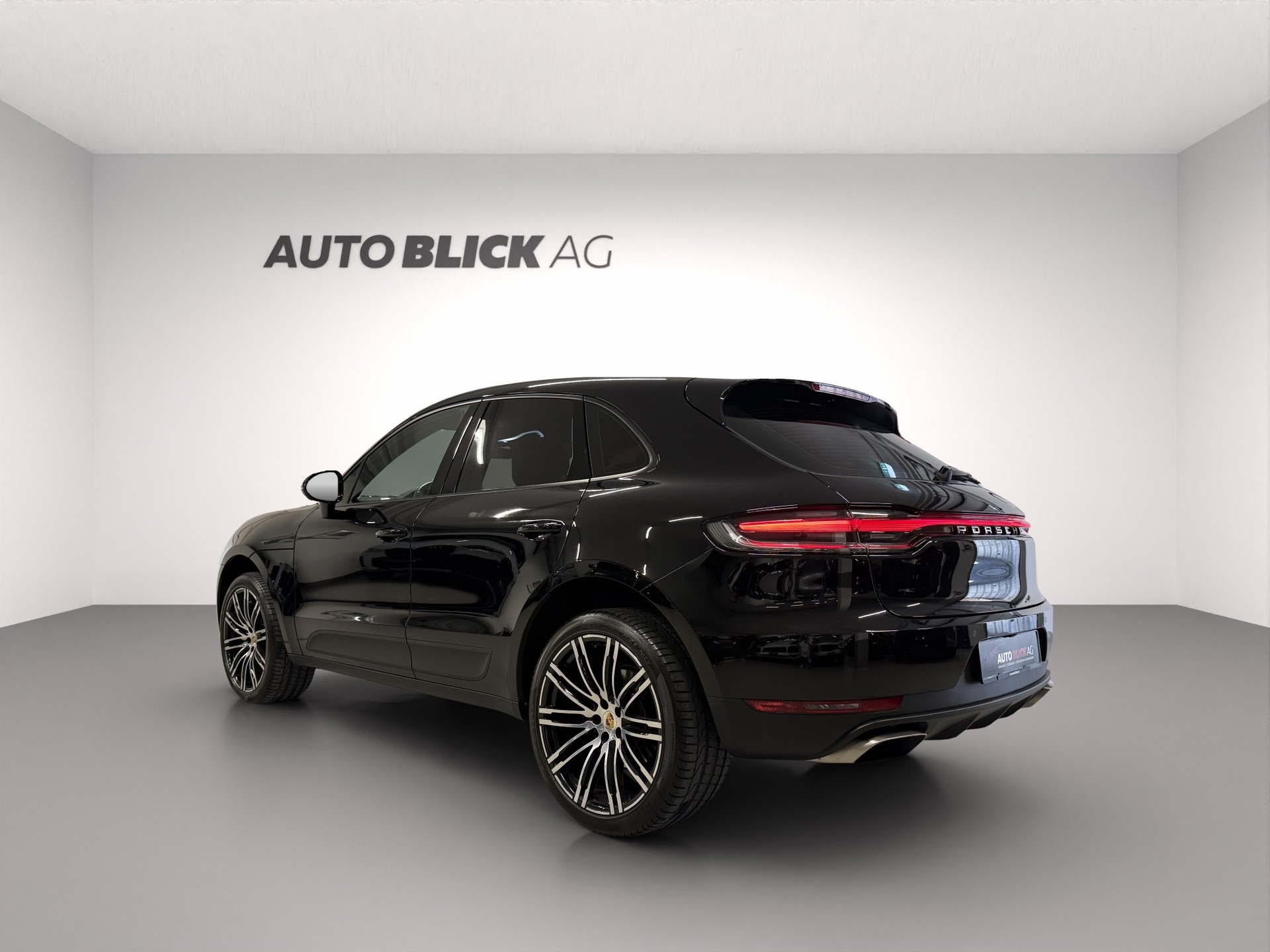 PORSCHE Macan PDK-image-5