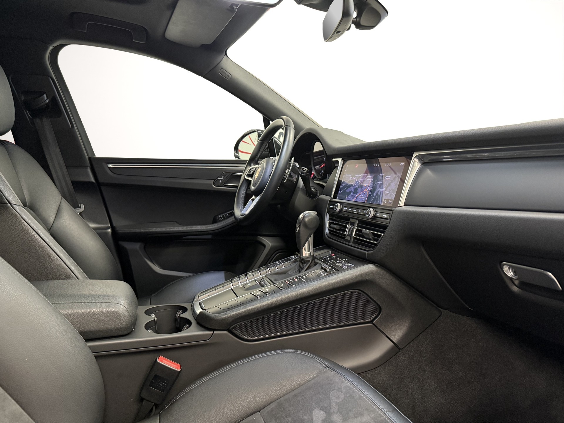 PORSCHE Macan PDK-image-12