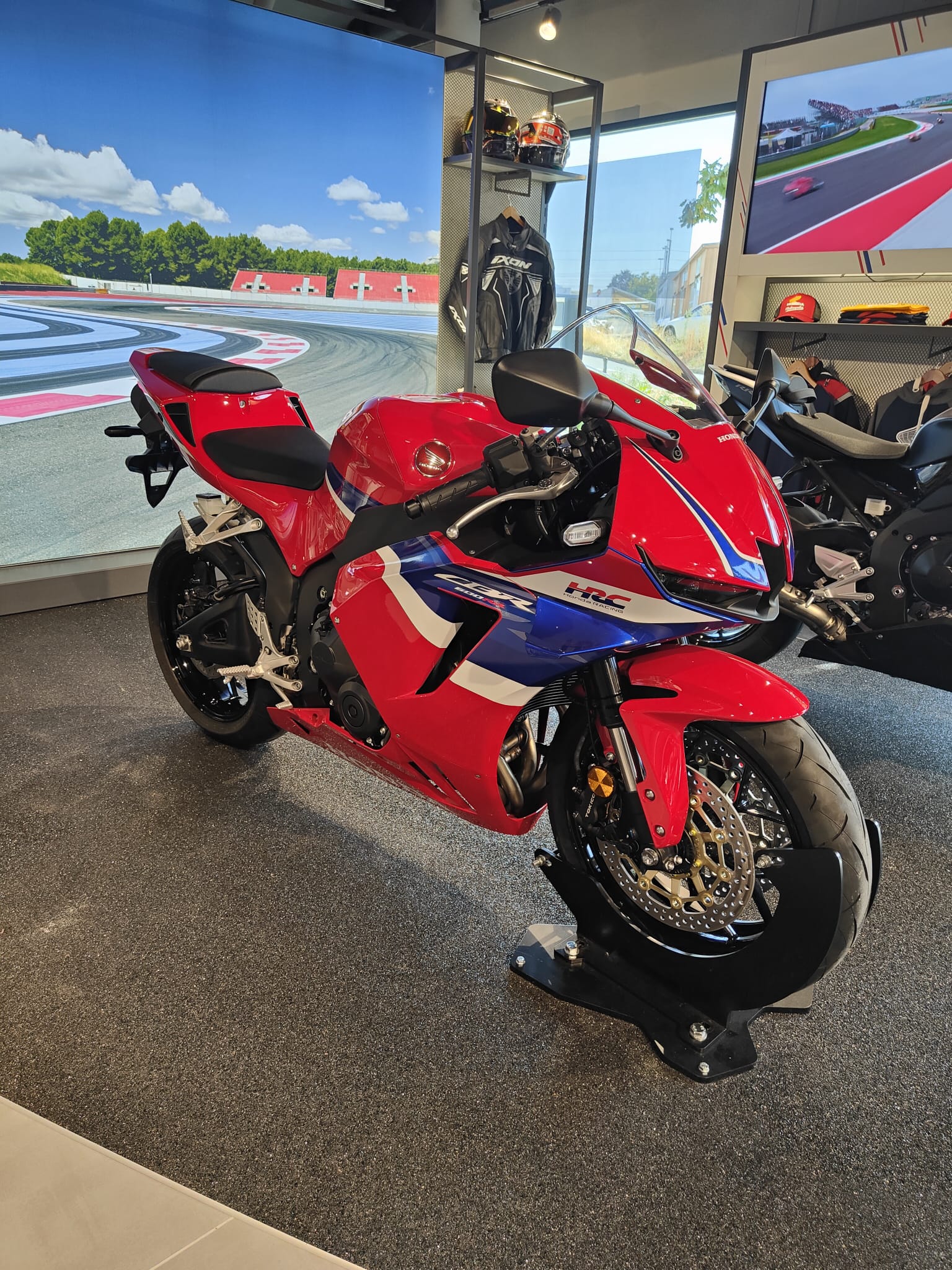 HONDA CBR 600 RR-image-0
