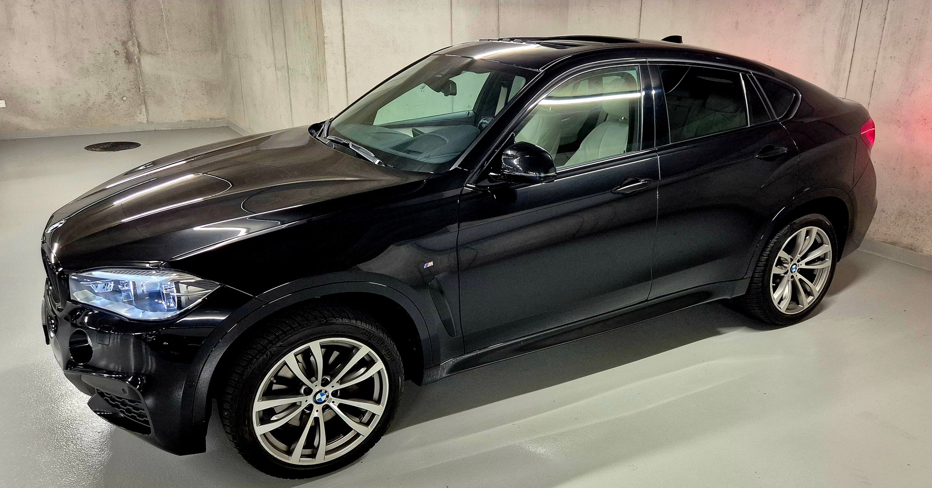 BMW X6 xDrive 40d Steptronic M-Sport-showroom-element-3