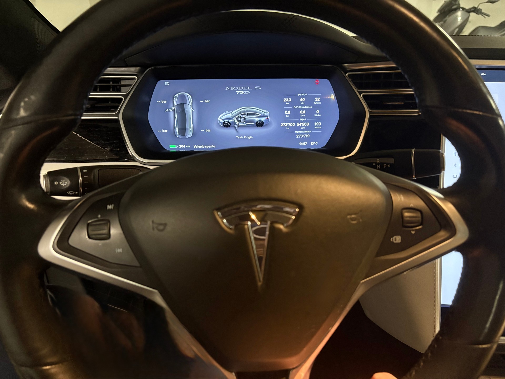 TESLA Model S 75 D-image-9