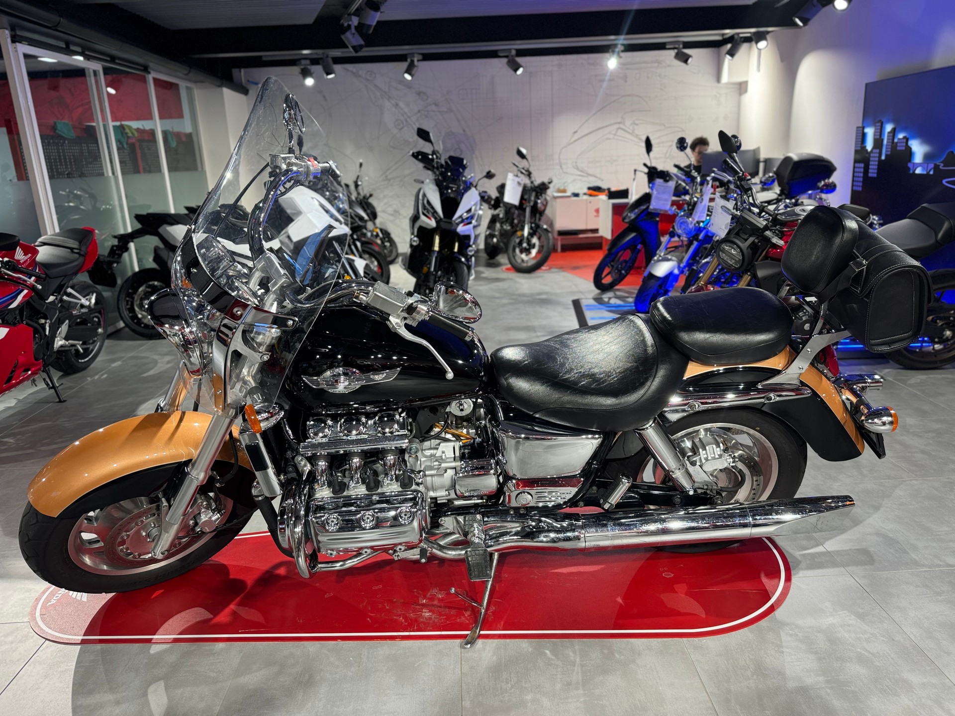HONDA GL 1500 F6 C Custom-image-4
