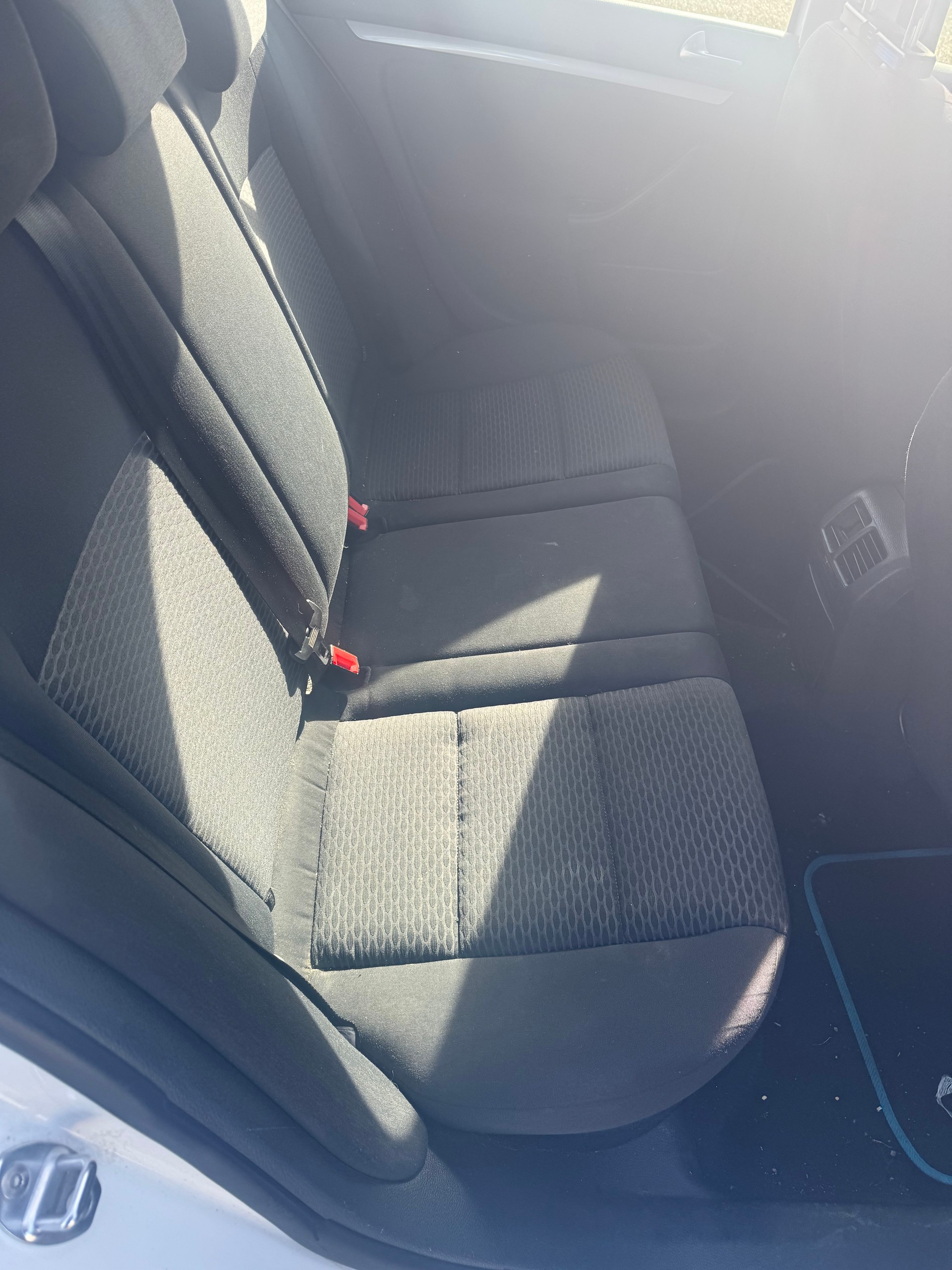 VW Golf Variant 1.6 TDI BlueMotion Technology Team-image-5
