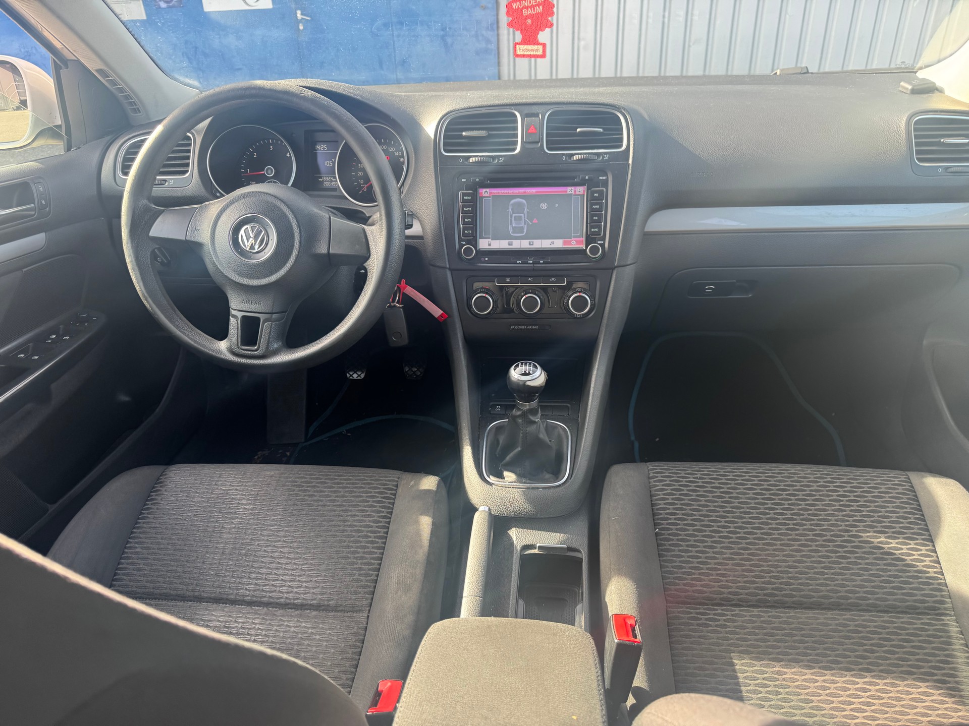 VW Golf Variant 1.6 TDI BlueMotion Technology Team-image-4