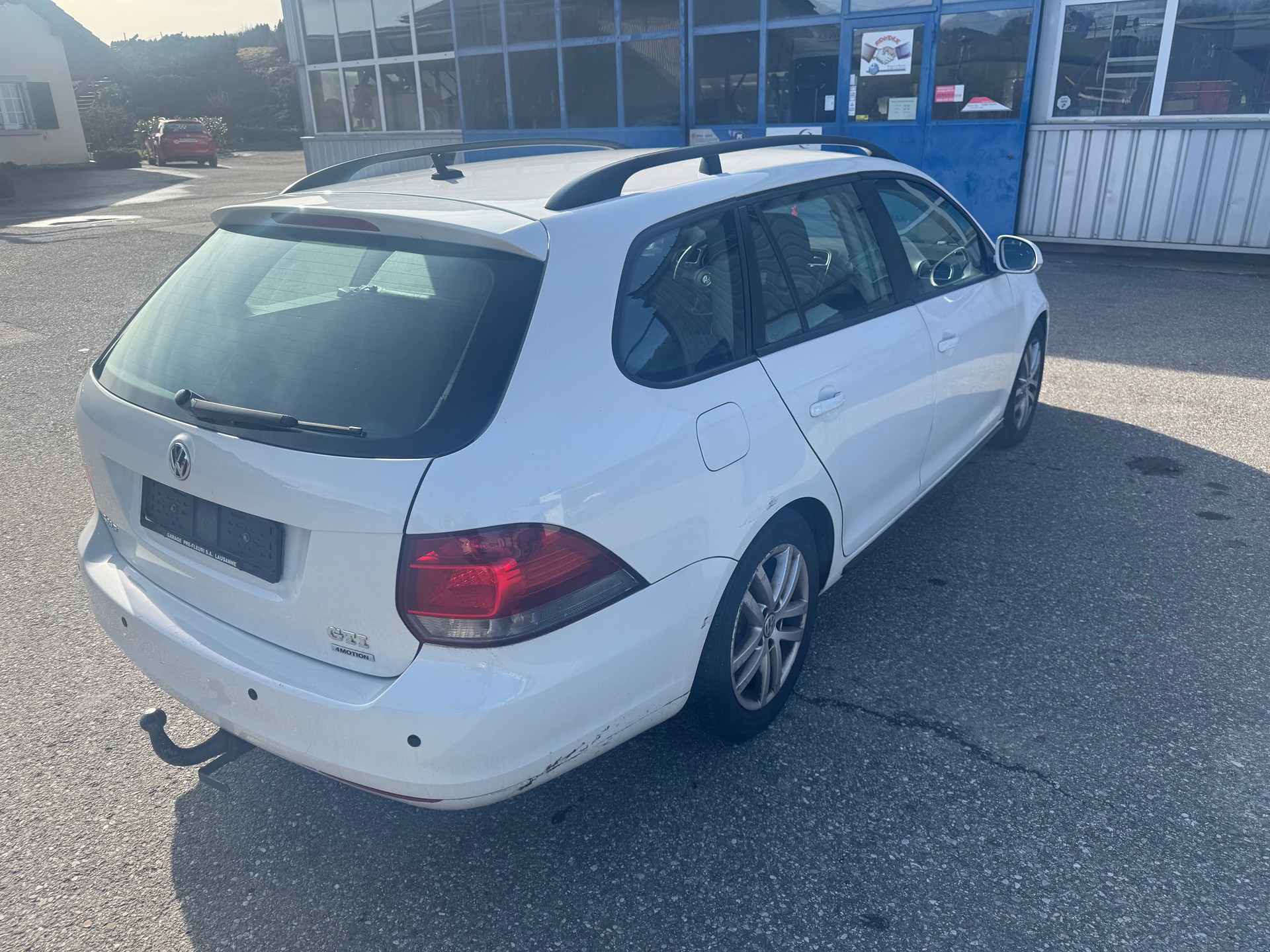 VW Golf Variant 1.6 TDI BlueMotion Technology Team-image-6