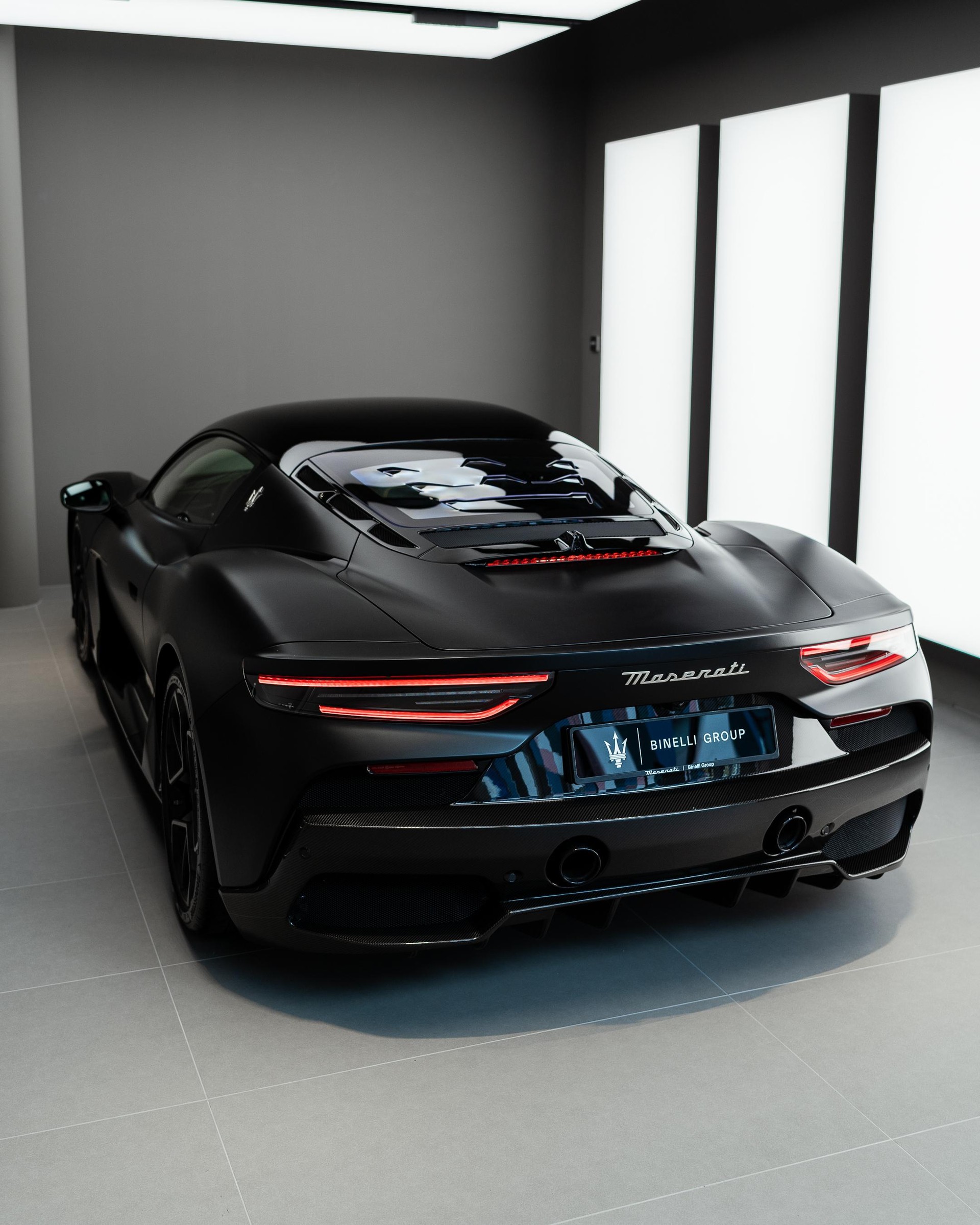 MASERATI MC20 3.0 V6 Notte-showroom-element-3