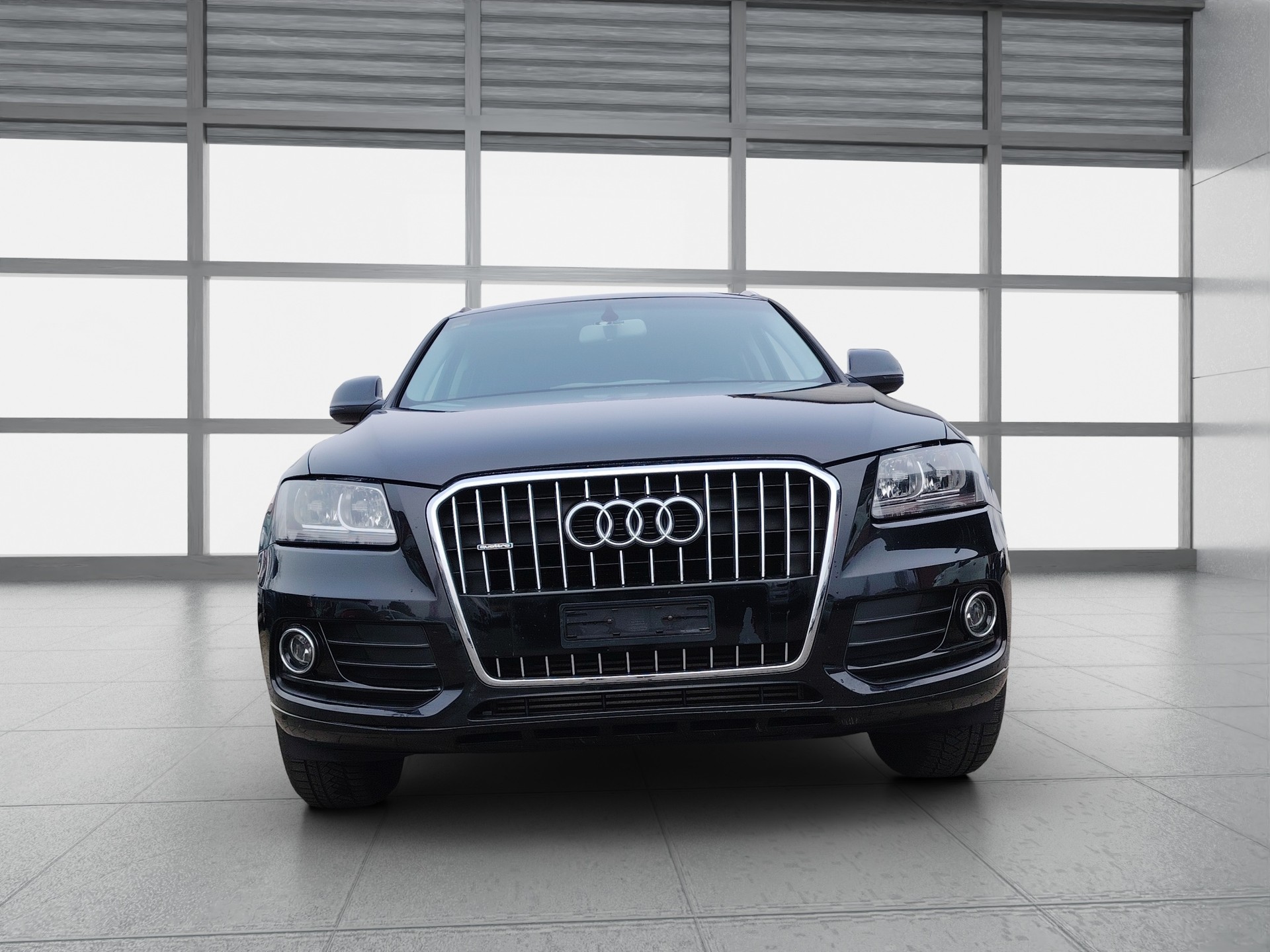 AUDI Q5 2.0 TDI quattro-image-2