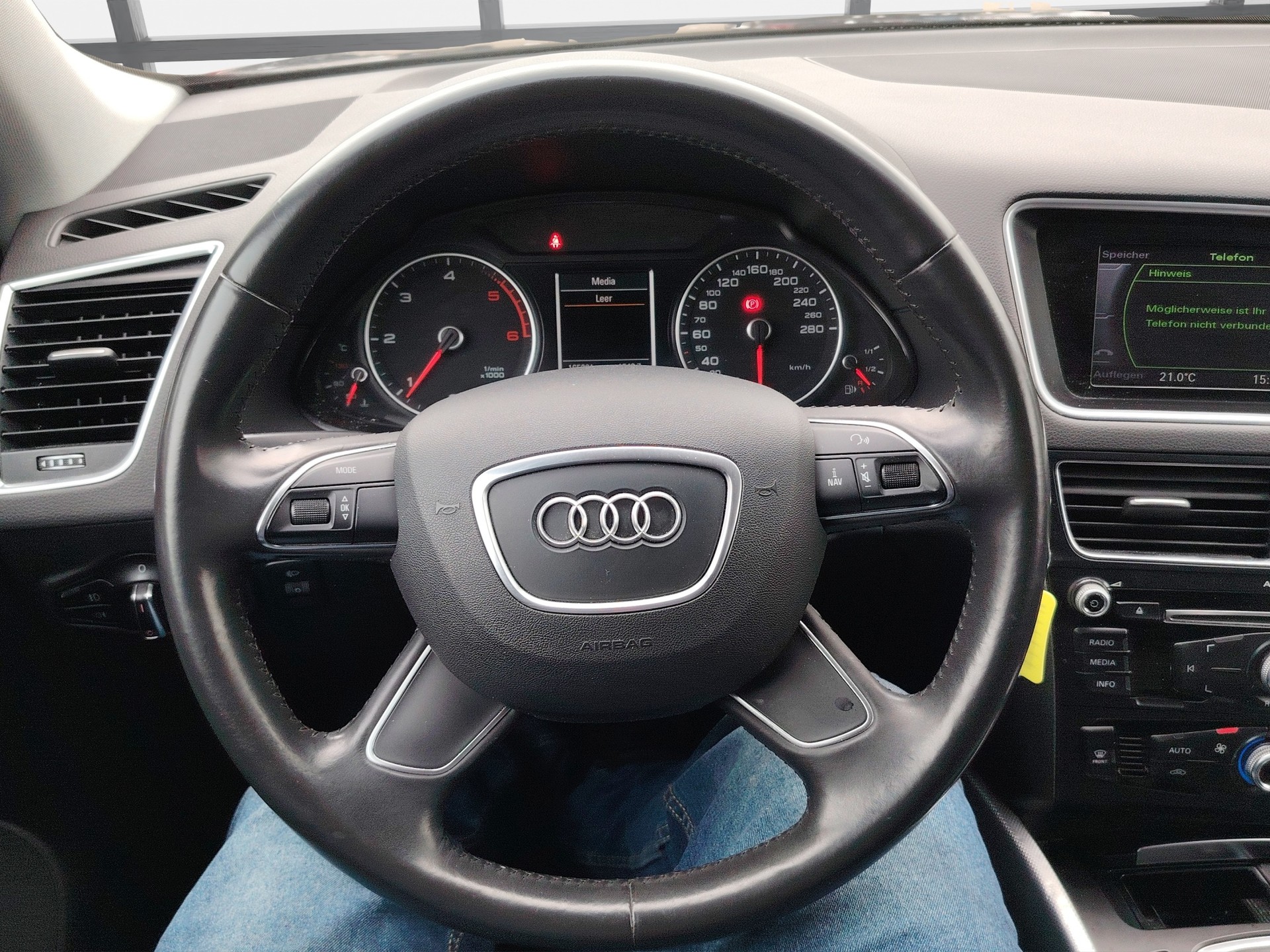 AUDI Q5 2.0 TDI quattro-image-14