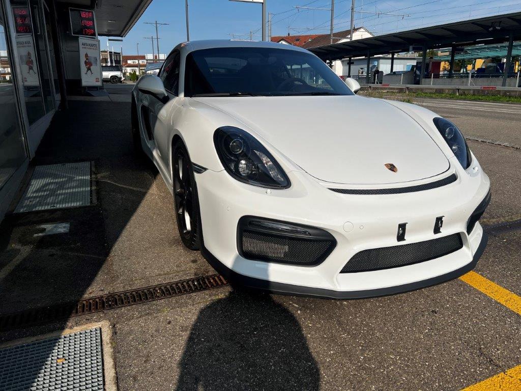 PORSCHE Cayman GT4-image-3
